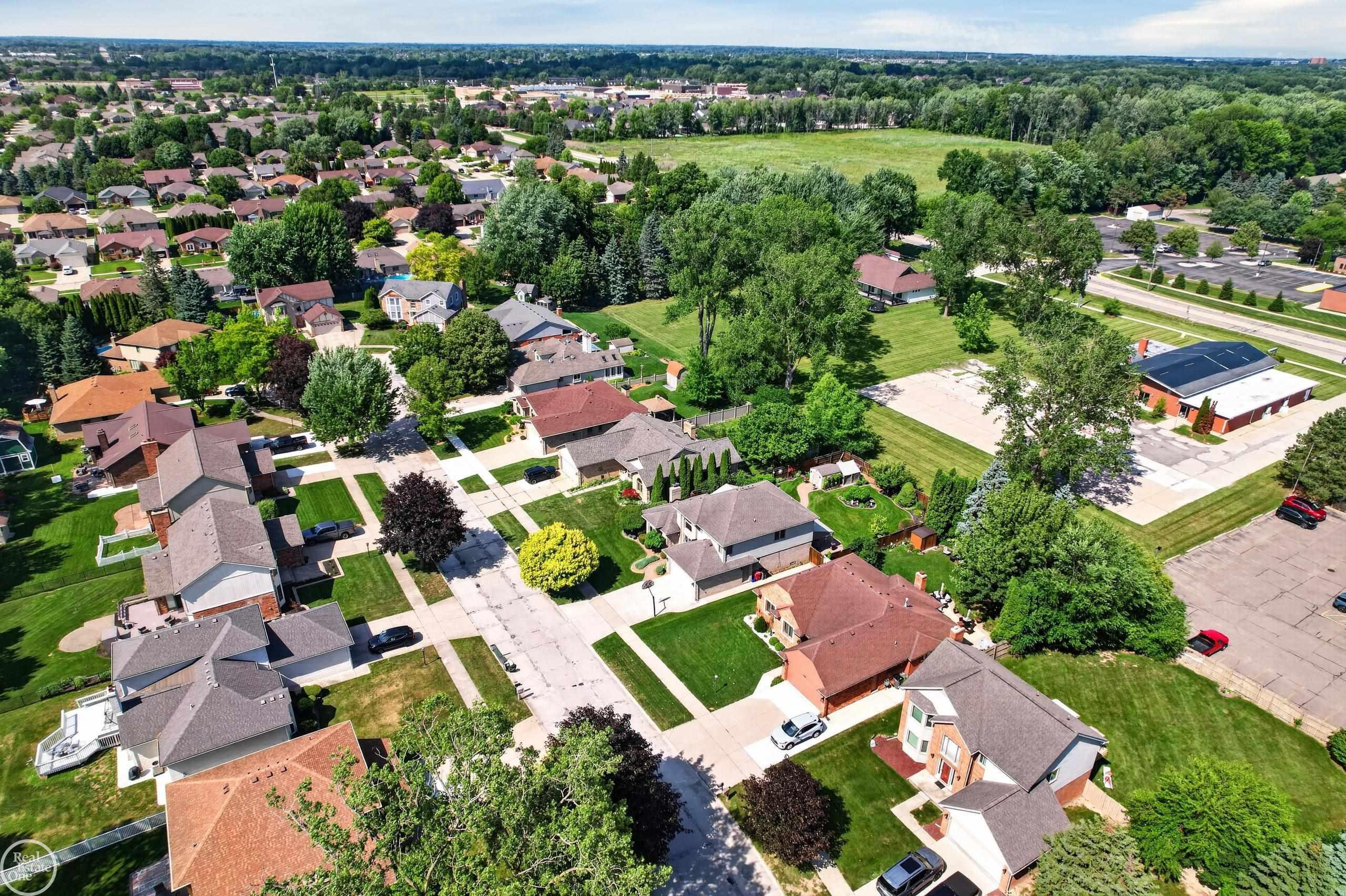 41220 Scarborough Court, Clinton Twp, MI 48038 — Photo 45