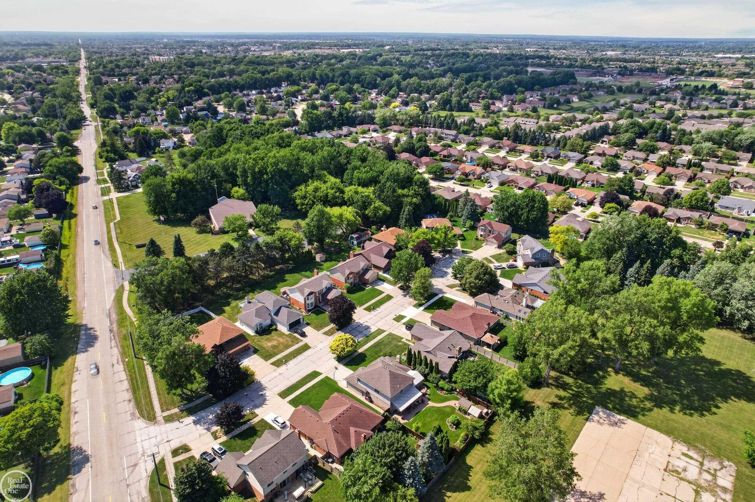 41220 Scarborough Court, Clinton Twp, MI 48038 — Photo 46