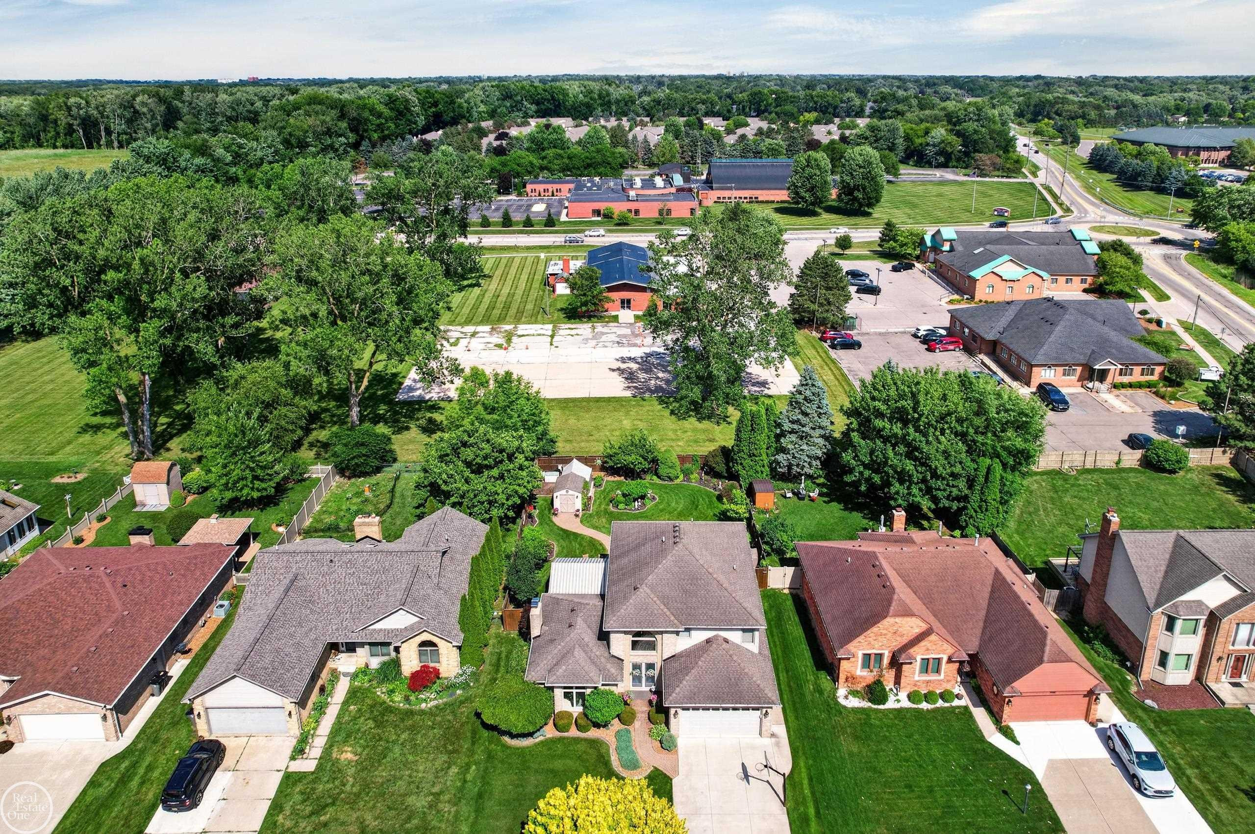 41220 Scarborough Court, Clinton Twp, MI 48038 — Photo 48