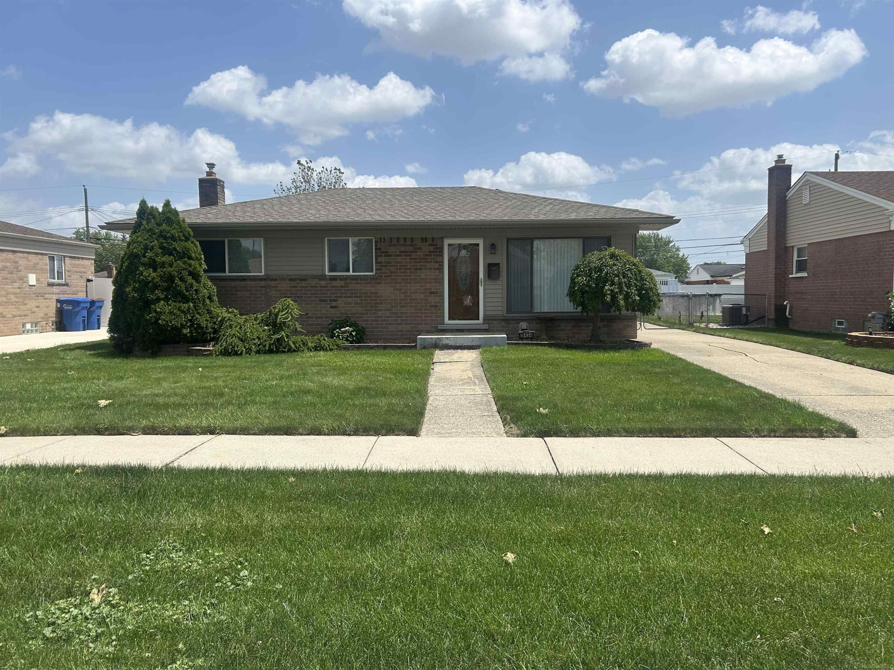 31434 Newport Dr. Drive, Warren, MI 48088