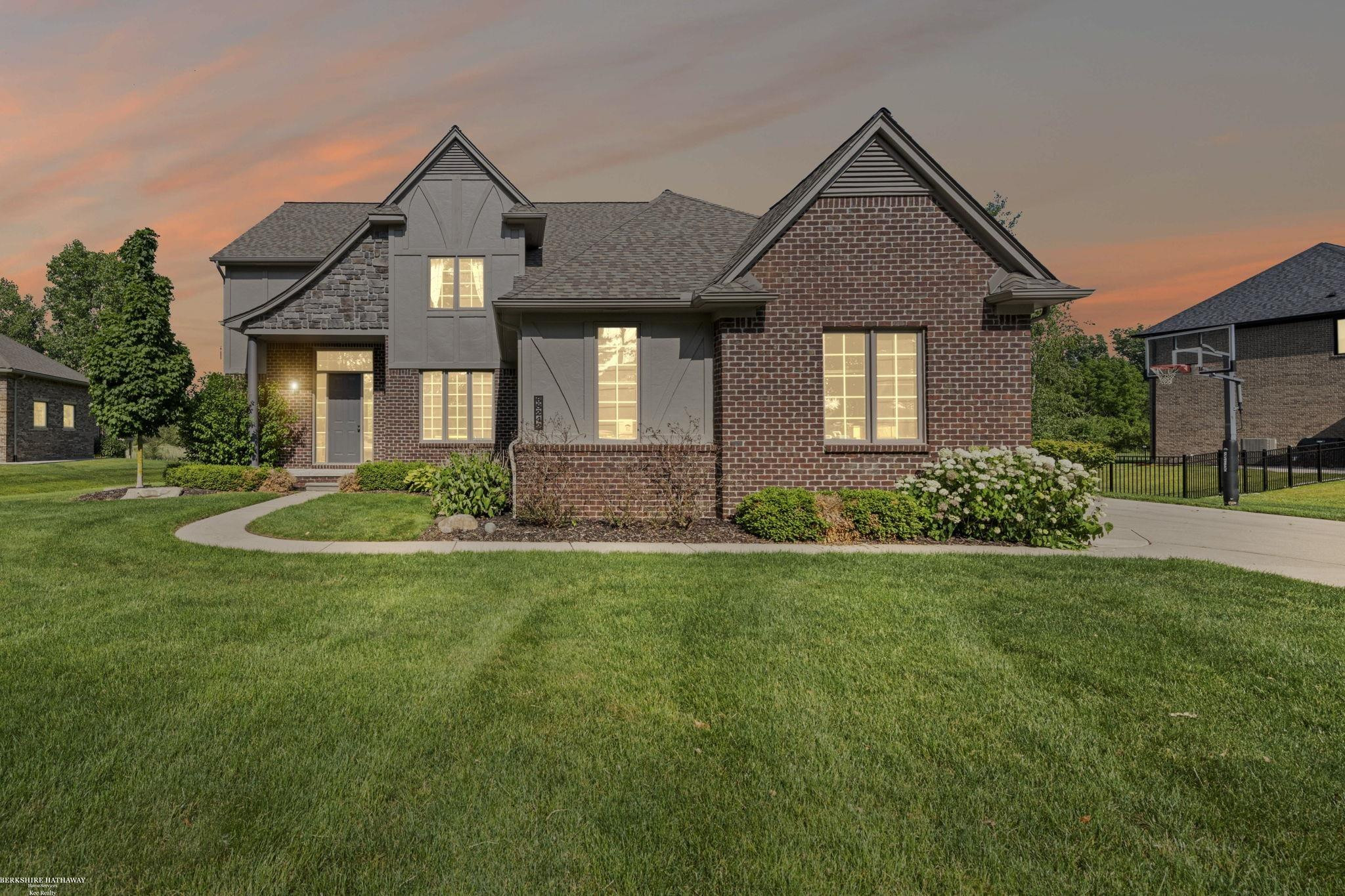 68242 Lake Angela Pointe Street, Richmond, MI 48062