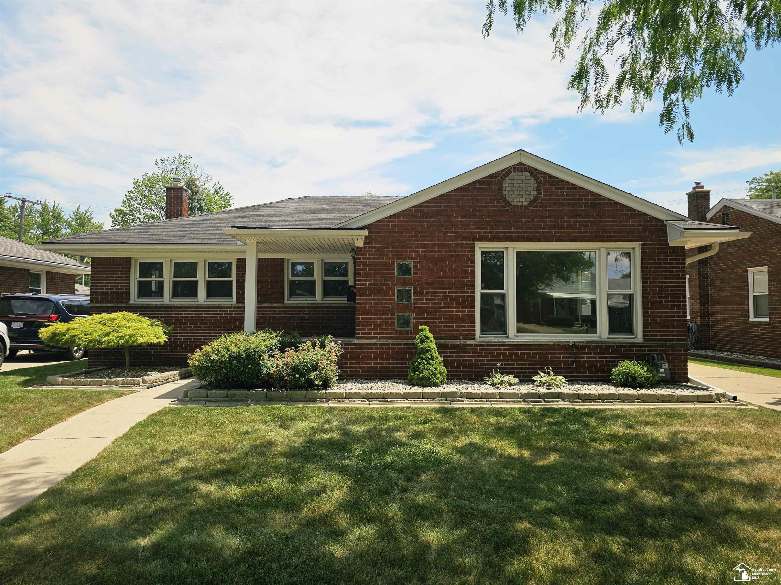 2955 Bridge Street, Trenton, MI 48183