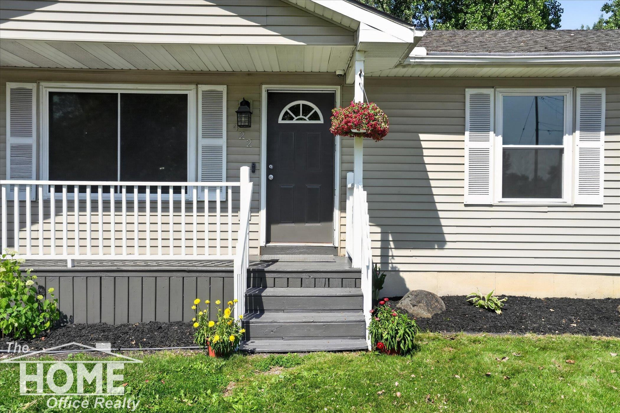 422 S Williams Street, Perry, MI 48872 — Photo 2