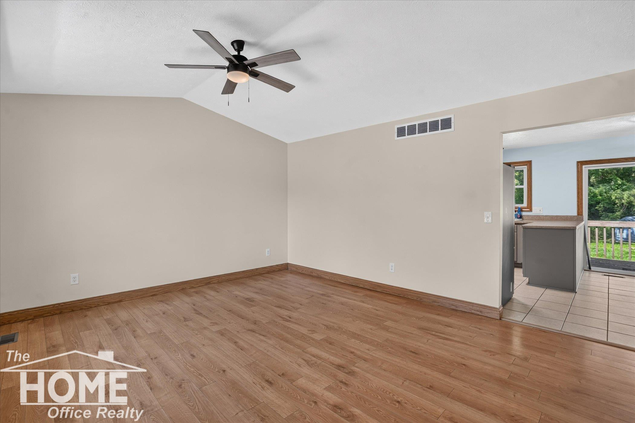 422 S Williams Street, Perry, MI 48872 — Photo 6