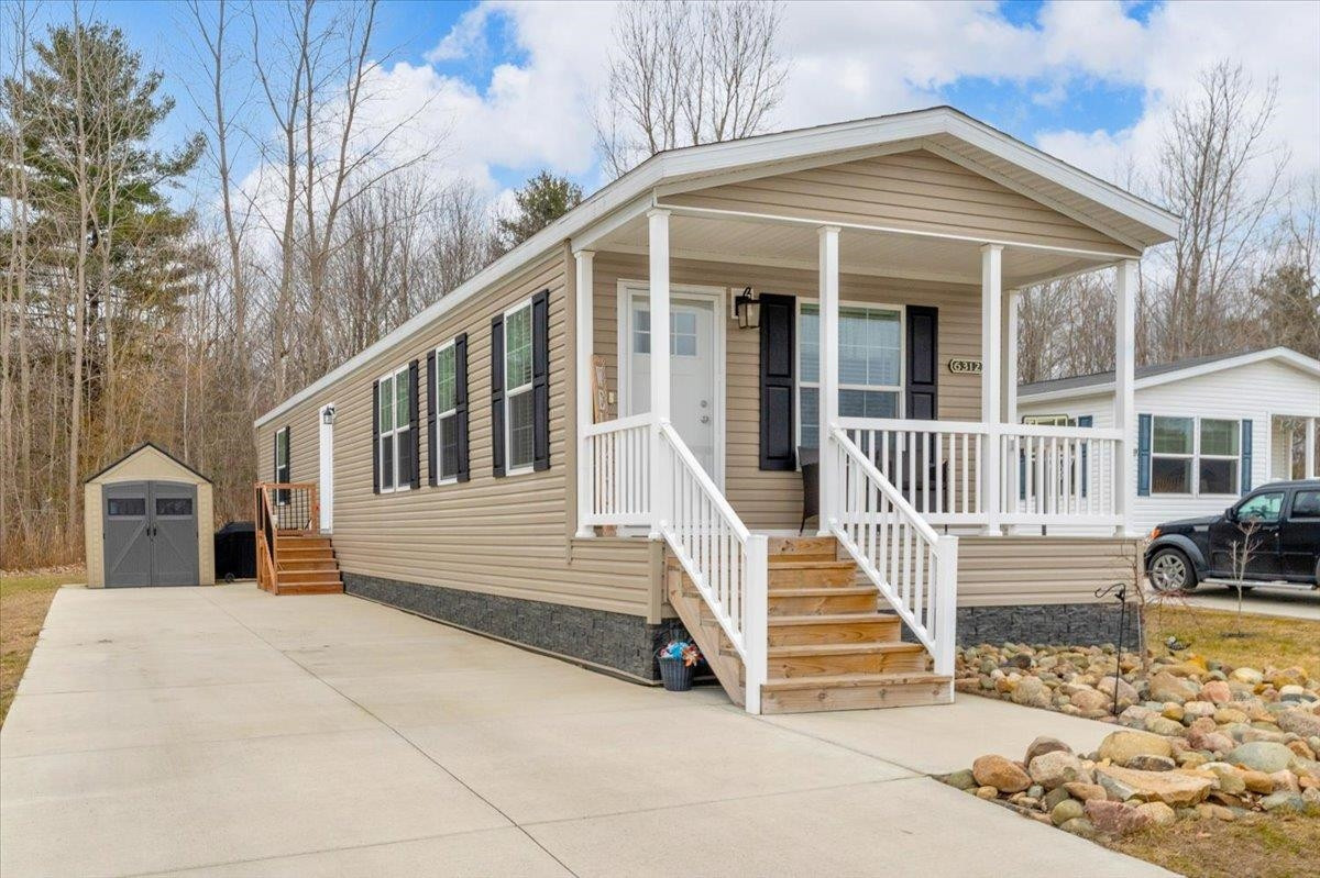 6312 Square Lake Drive, Kimball, MI