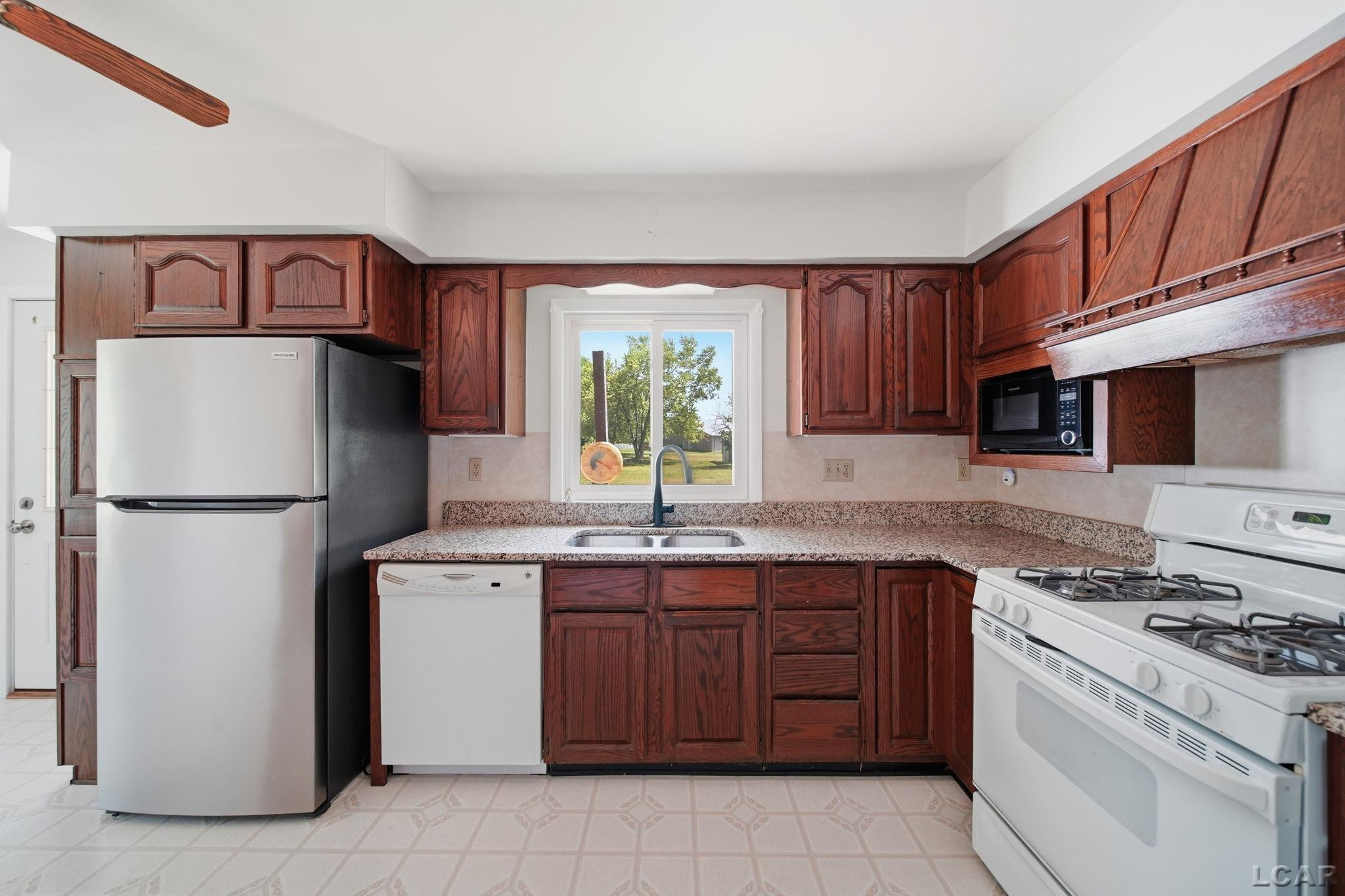 2745 E Carleton Road, Adrian, MI 49221 — Photo 9