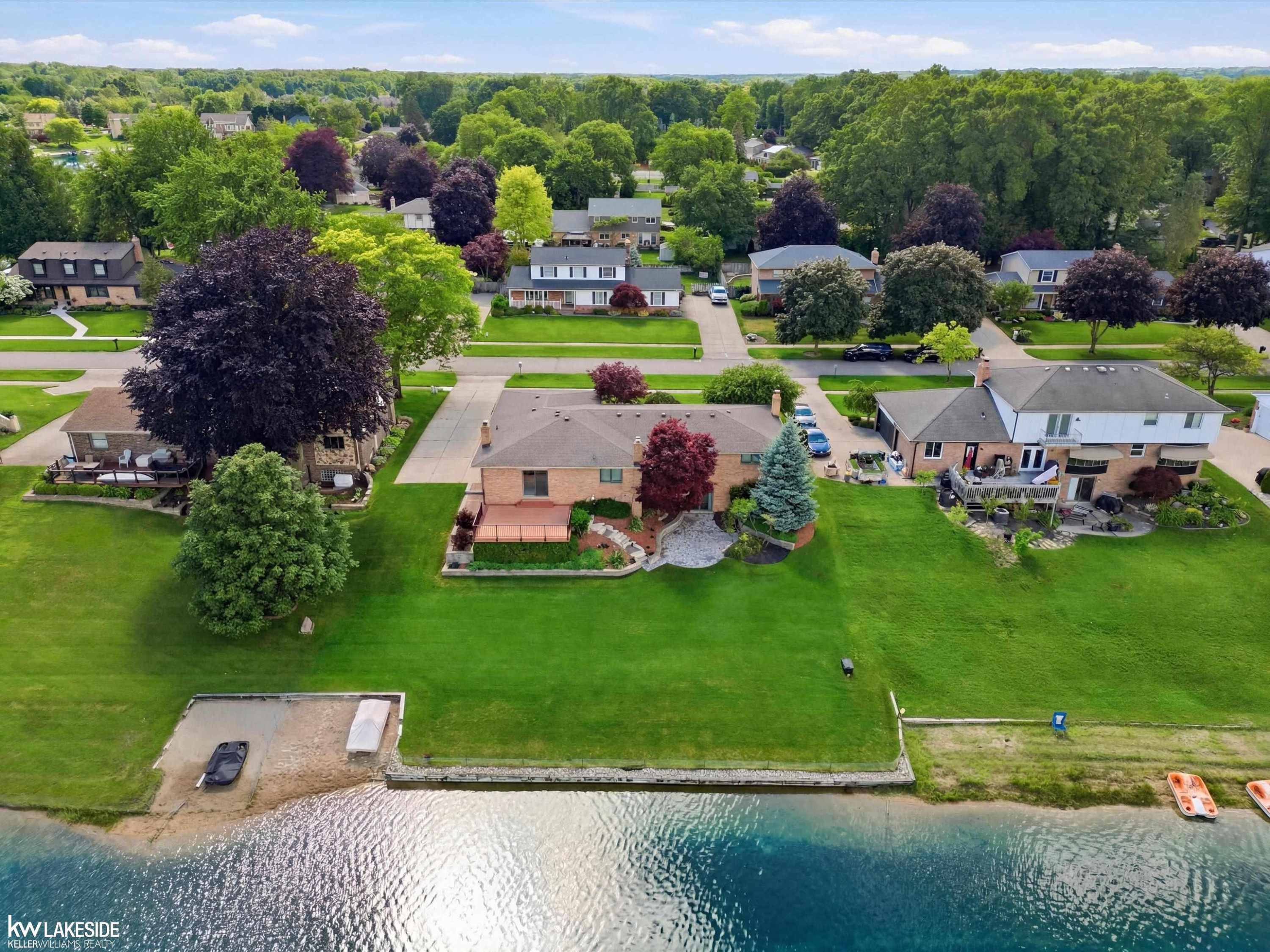 54416 Blue Cloud Drive, Shelby Twp, MI 48315 — Photo 9