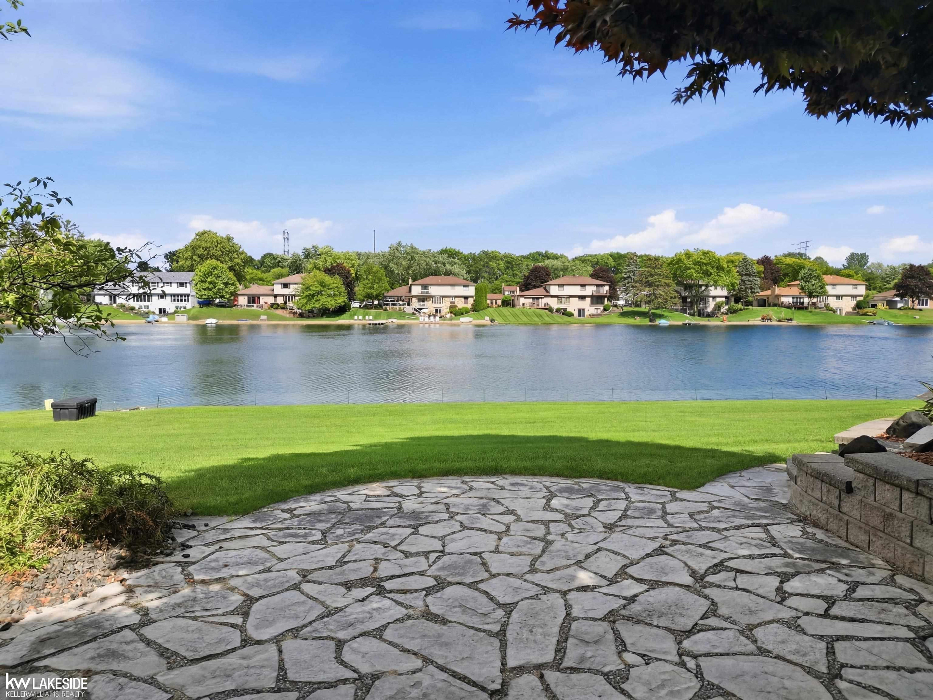 54416 Blue Cloud Drive, Shelby Twp, MI 48315 — Photo 12