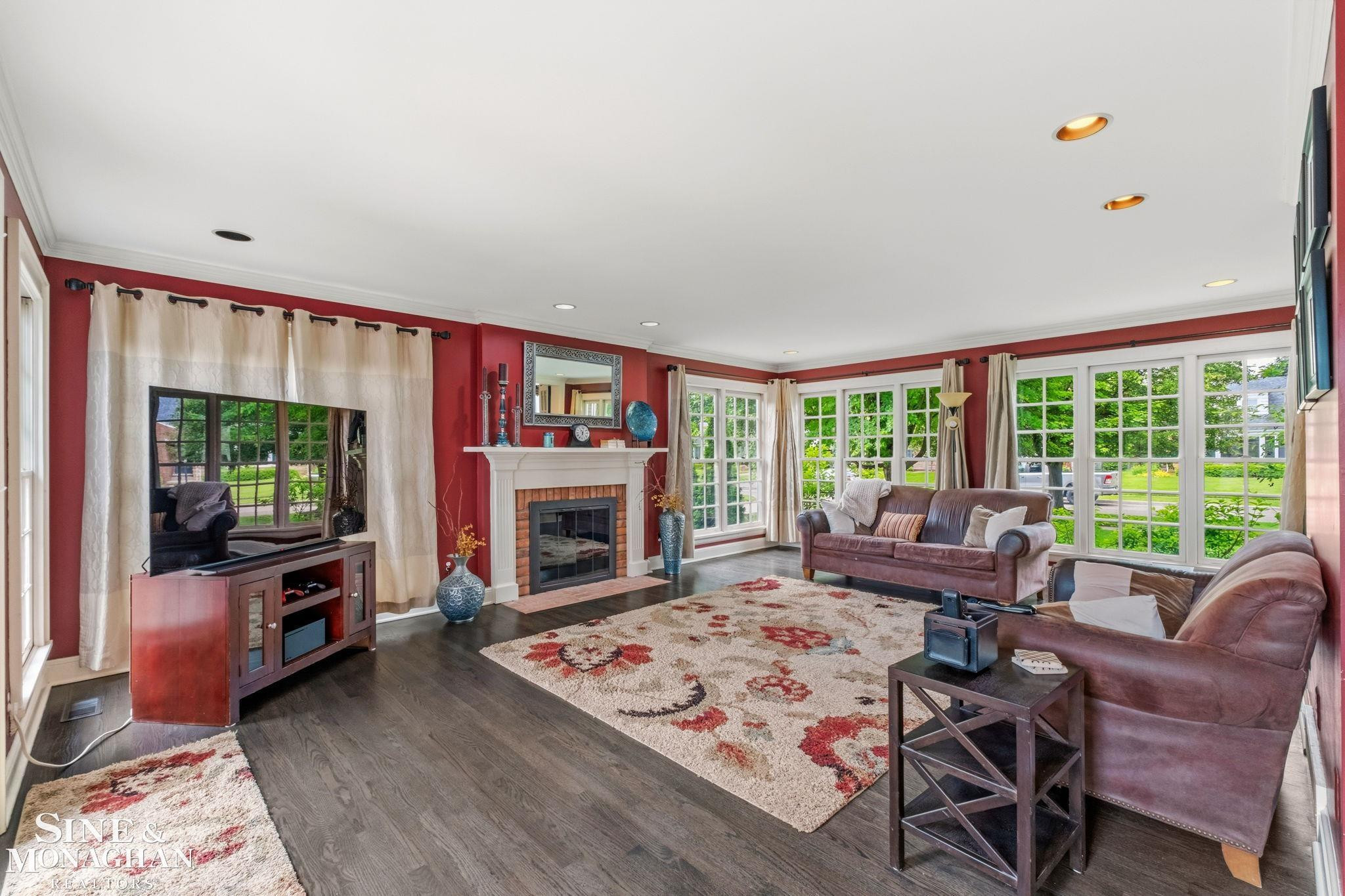 580 Hampton Road, Grosse Pointe Woods, MI 48236 — Photo 11