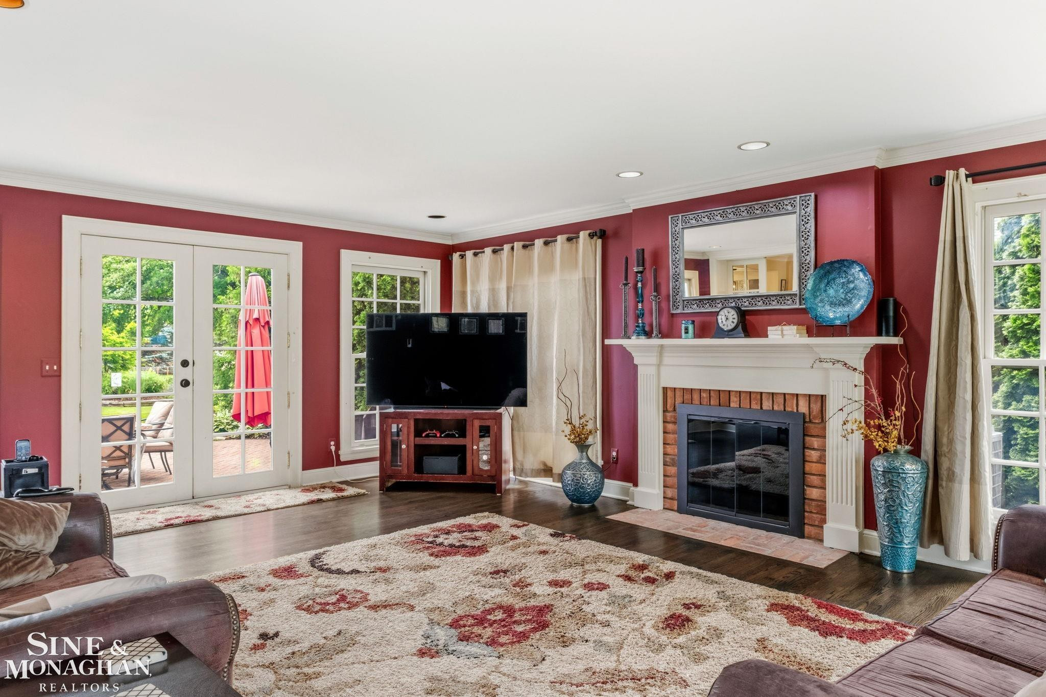 580 Hampton Road, Grosse Pointe Woods, MI 48236 — Photo 13