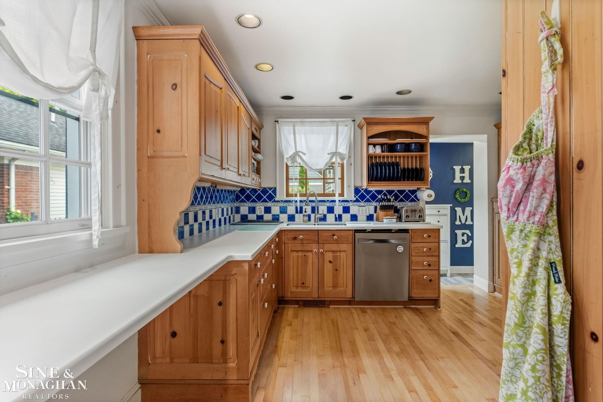 580 Hampton Road, Grosse Pointe Woods, MI 48236 — Photo 22