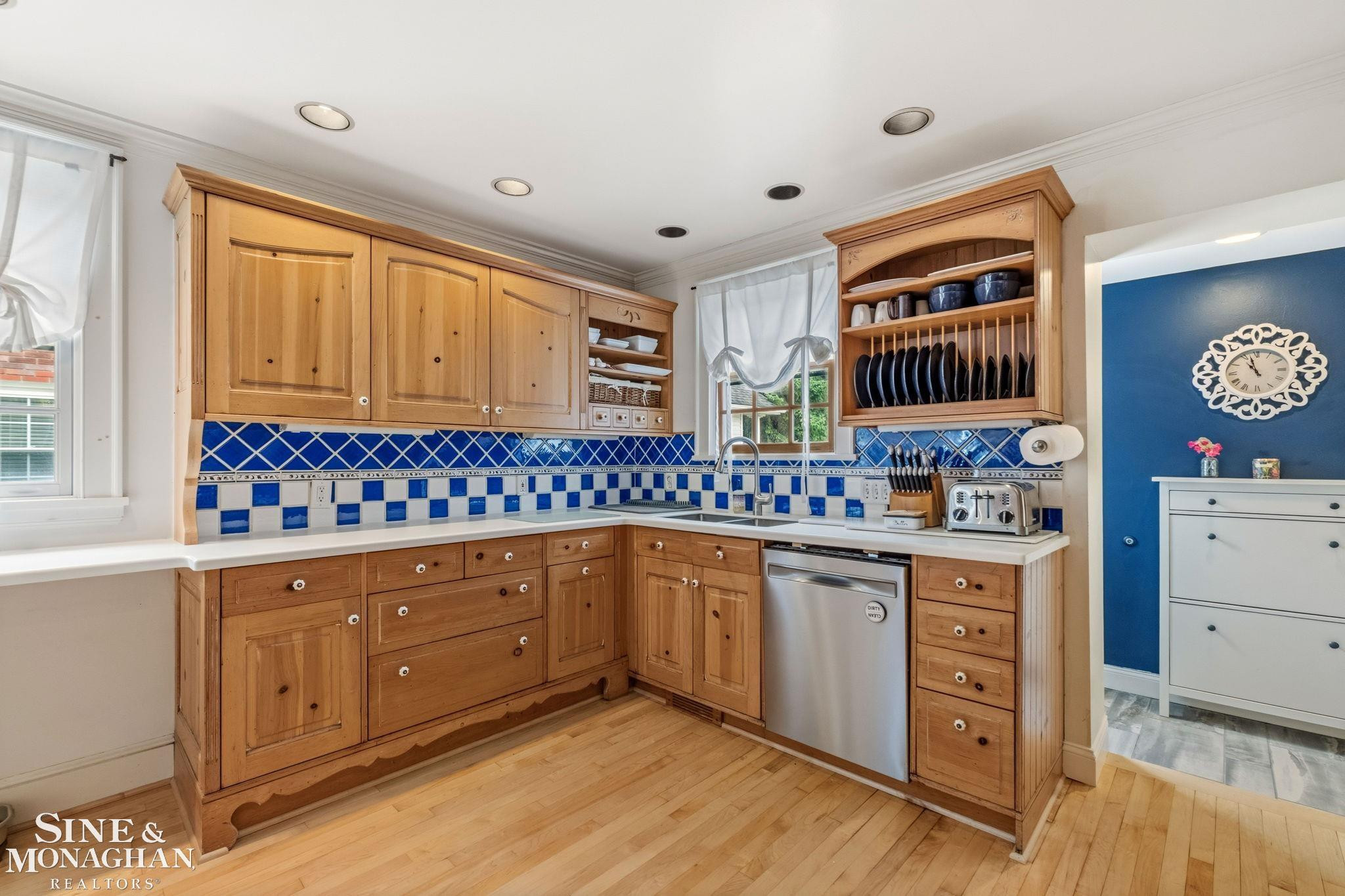 580 Hampton Road, Grosse Pointe Woods, MI 48236 — Photo 26