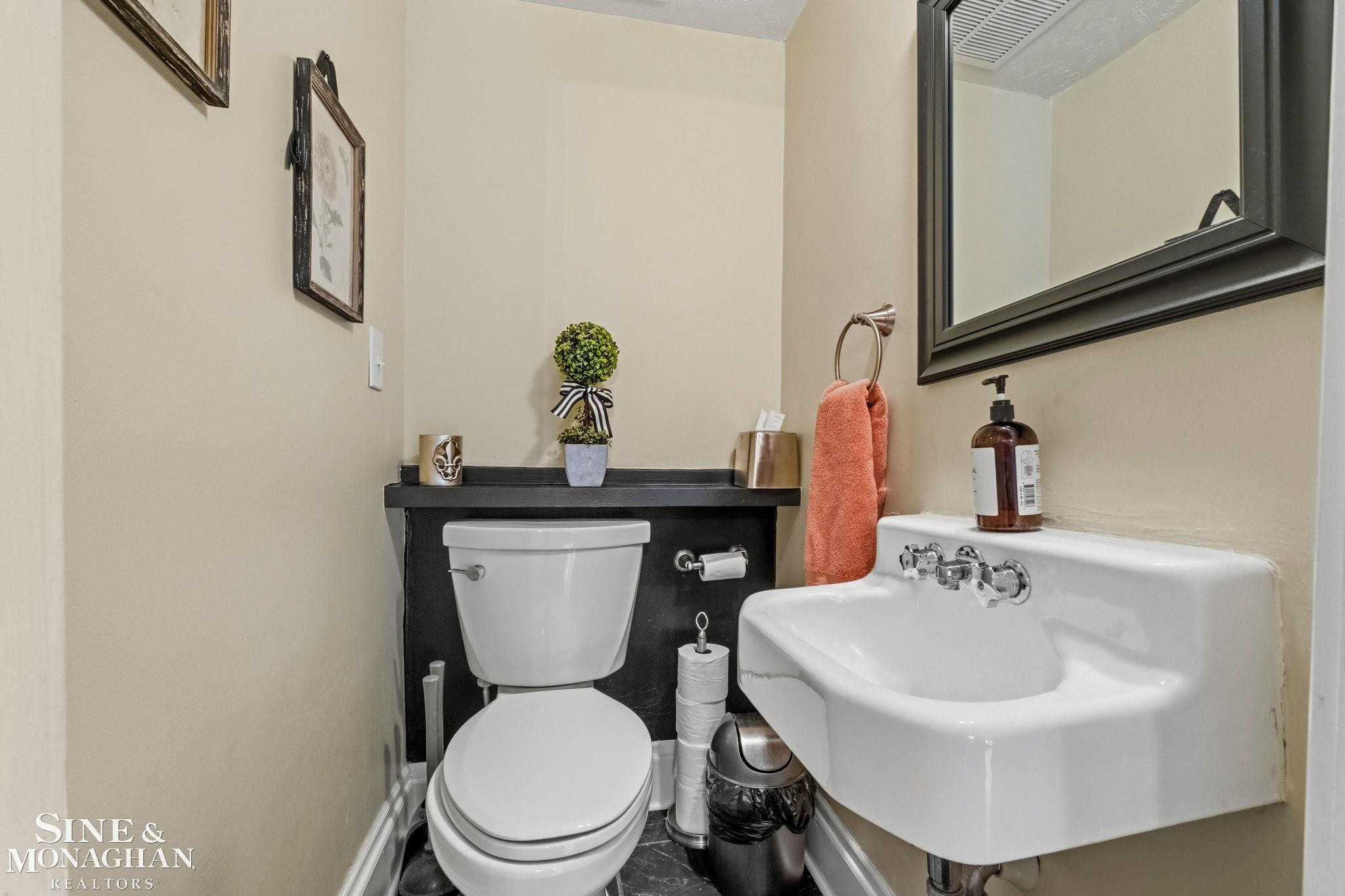 580 Hampton Road, Grosse Pointe Woods, MI 48236 — Photo 27
