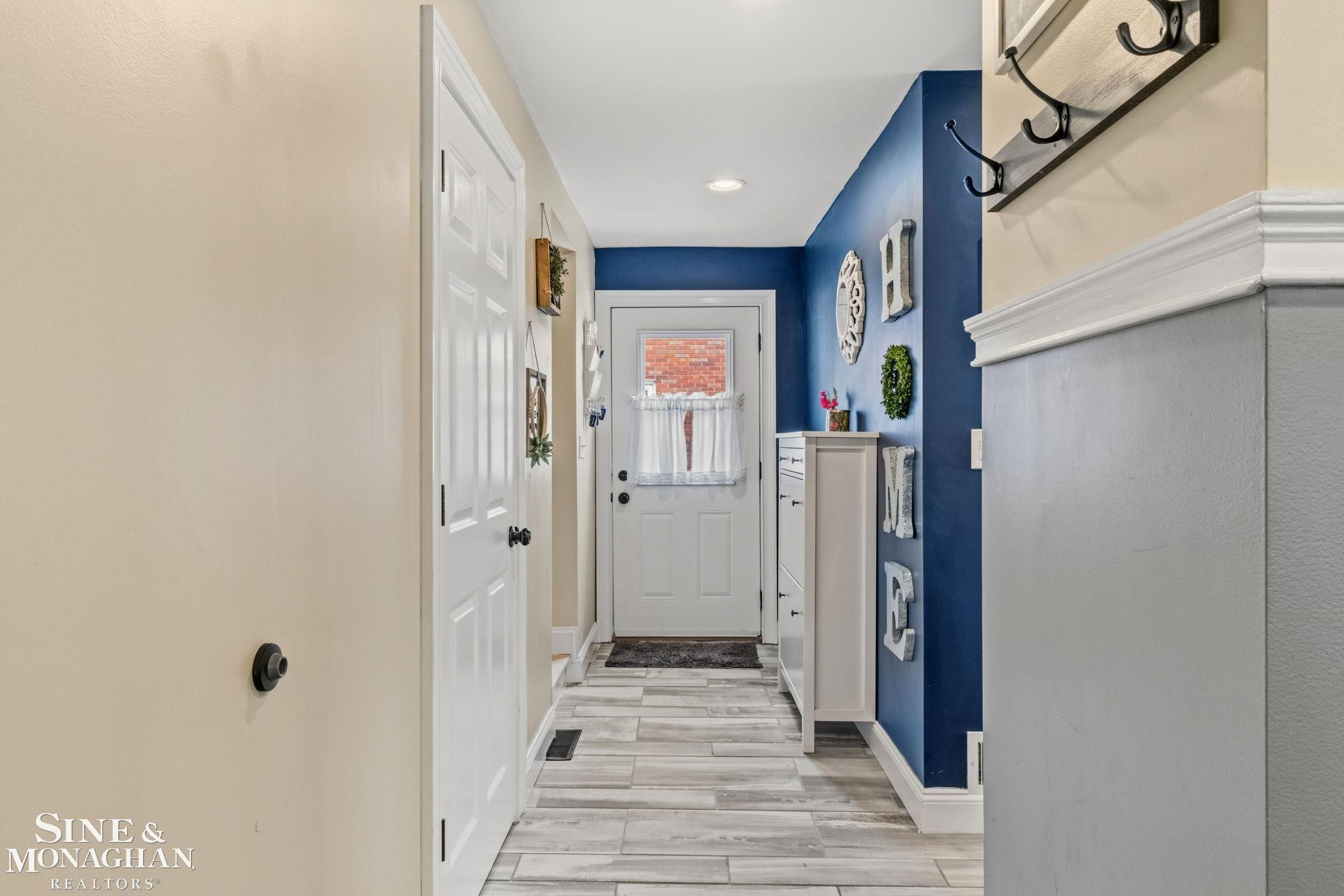 580 Hampton Road, Grosse Pointe Woods, MI 48236 — Photo 28