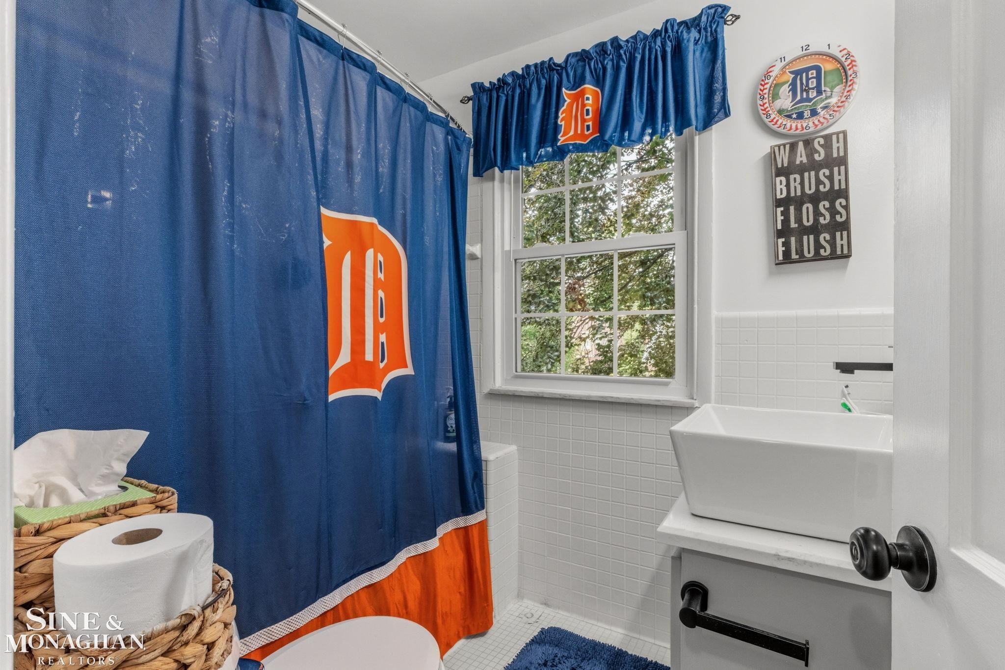580 Hampton Road, Grosse Pointe Woods, MI 48236 — Photo 39