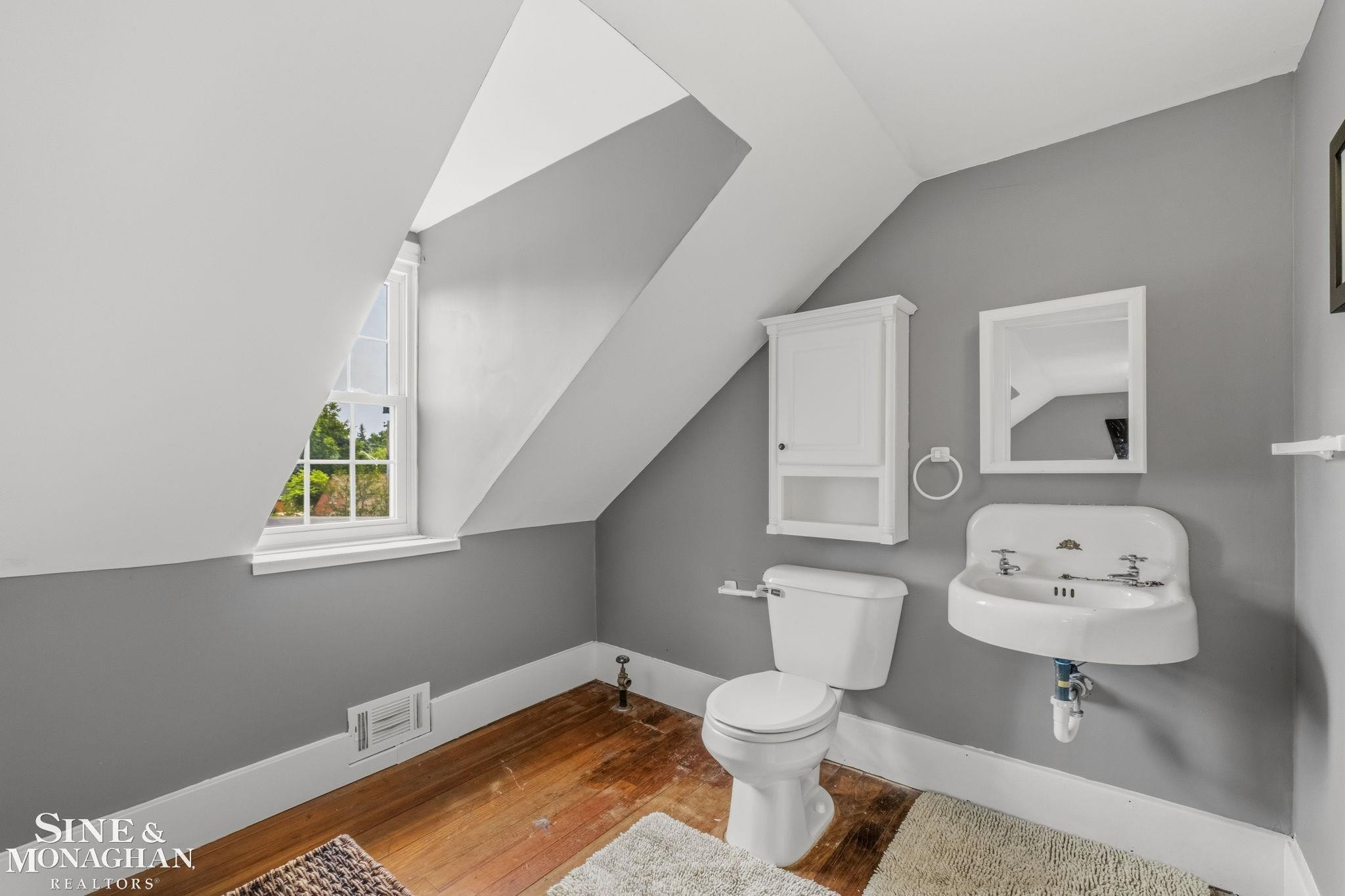 580 Hampton Road, Grosse Pointe Woods, MI 48236 — Photo 57