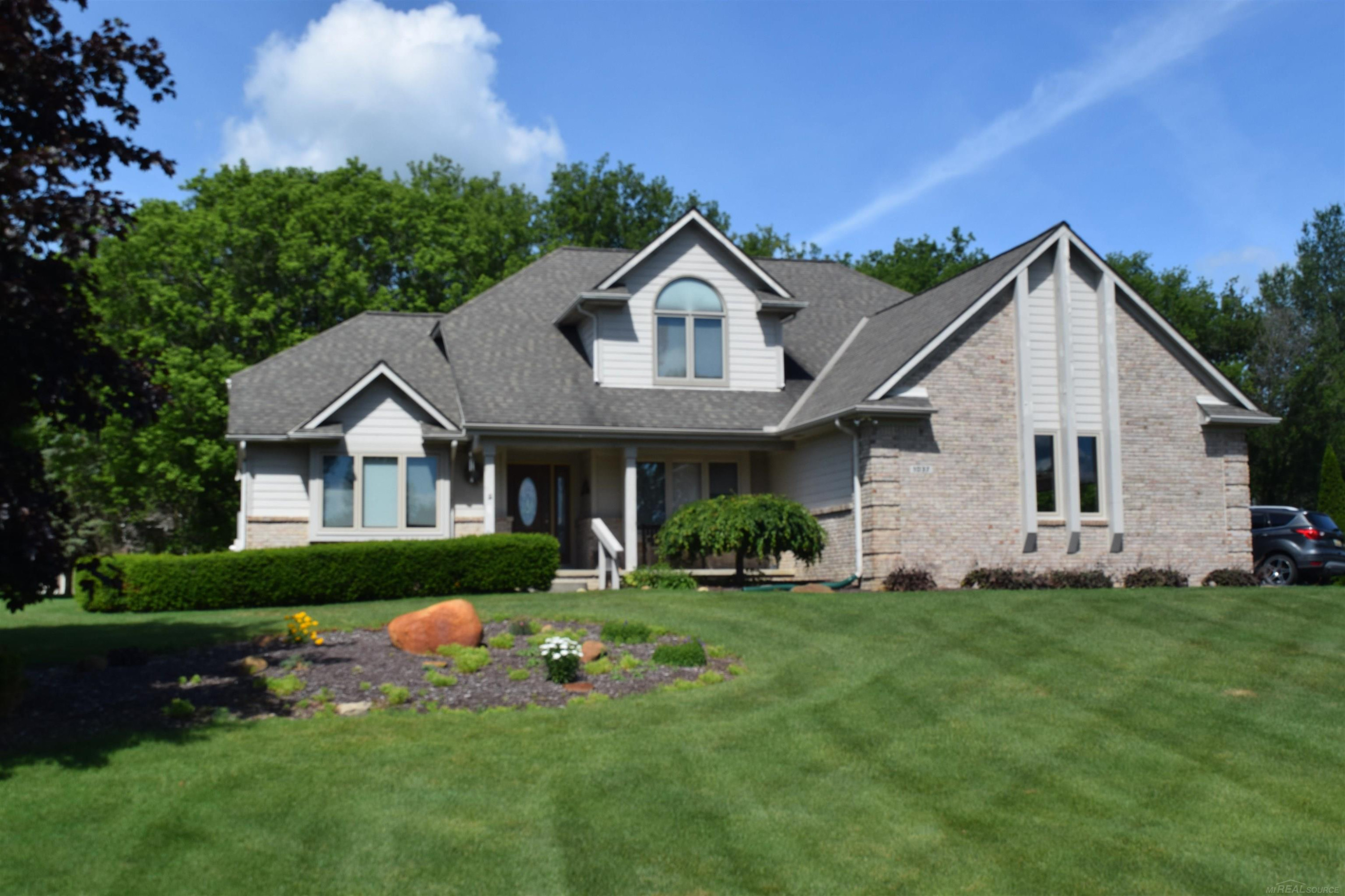 1037 Todd Court, White Lake, MI 48383 — Photo 2
