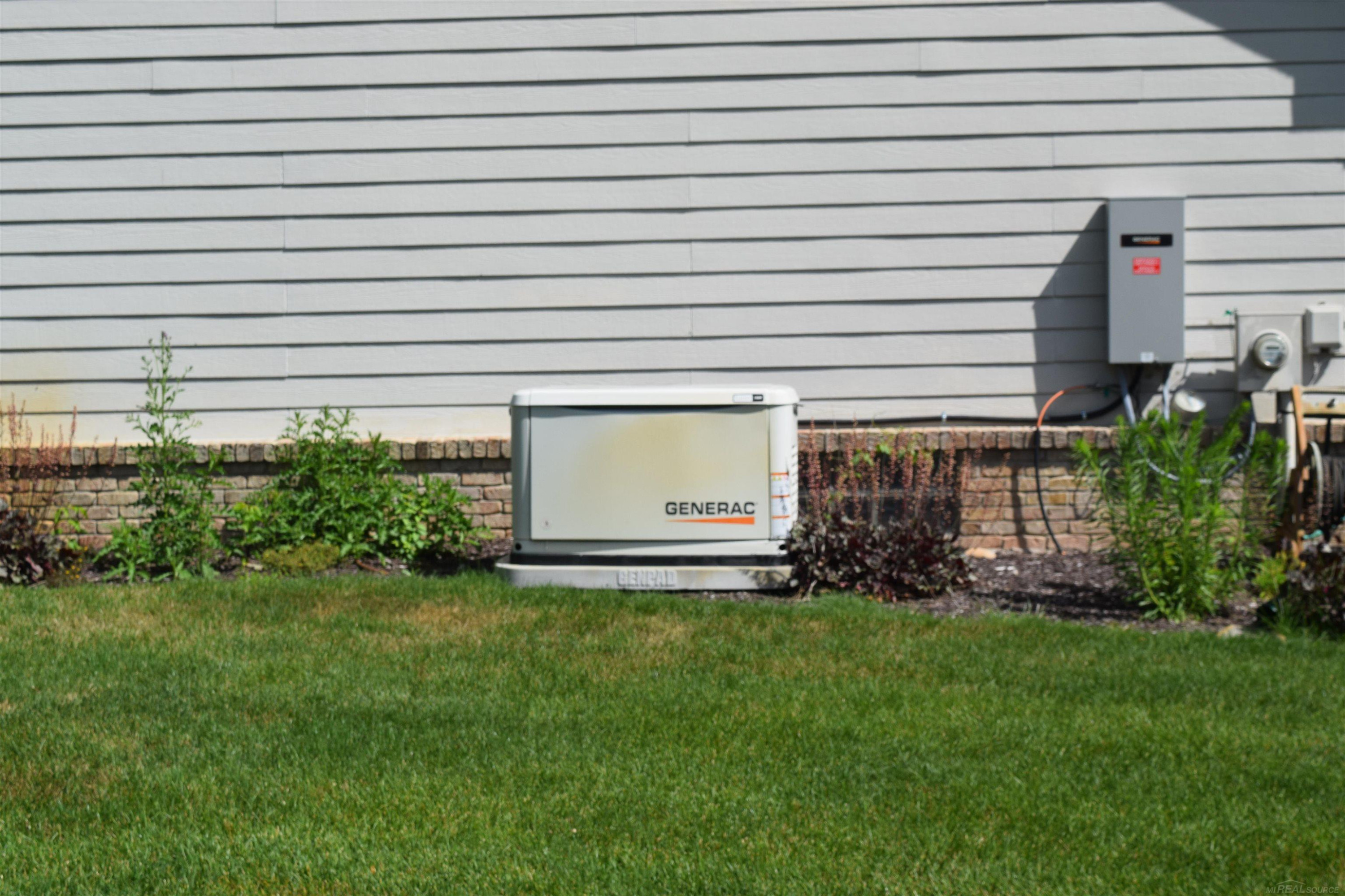 1037 Todd Court, White Lake, MI 48383 — Photo 5