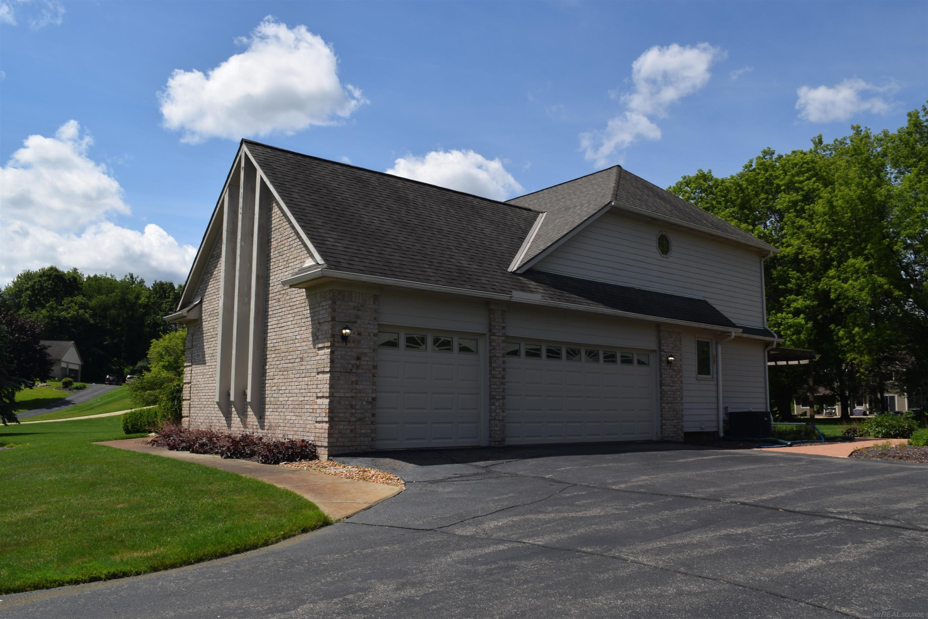 1037 Todd Court, White Lake, MI 48383 — Photo 13