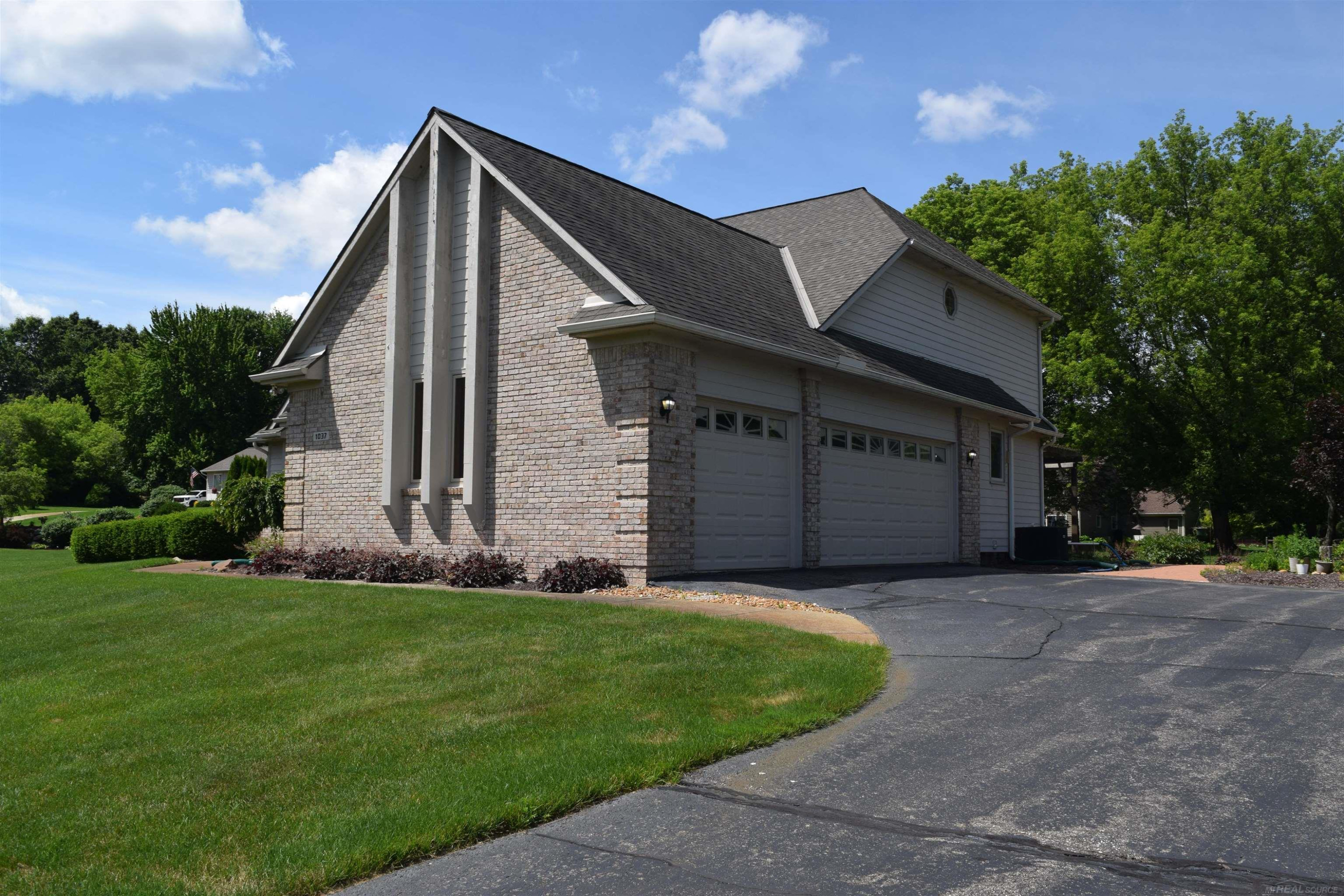 1037 Todd Court, White Lake, MI 48383 — Photo 14