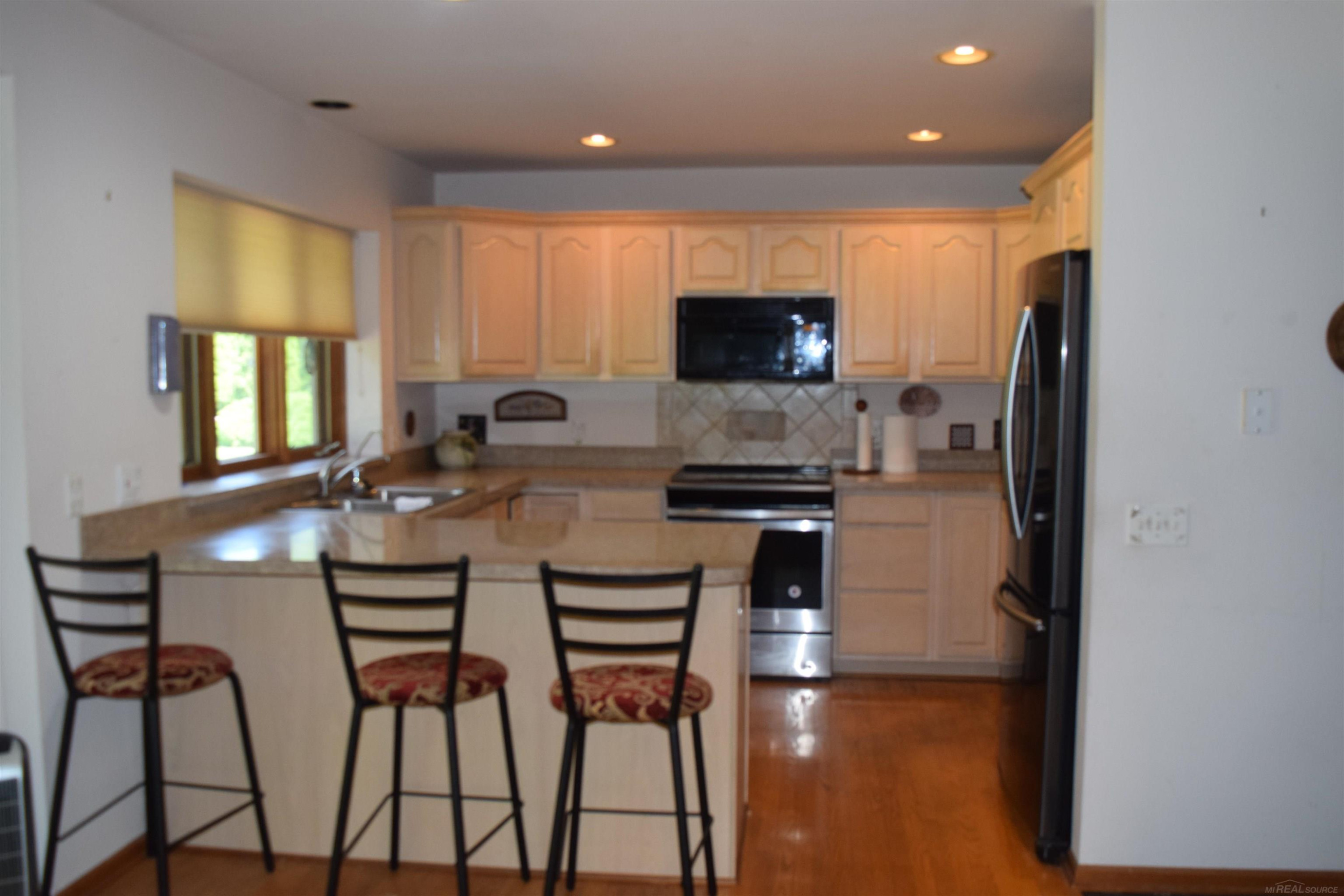 1037 Todd Court, White Lake, MI 48383 — Photo 15