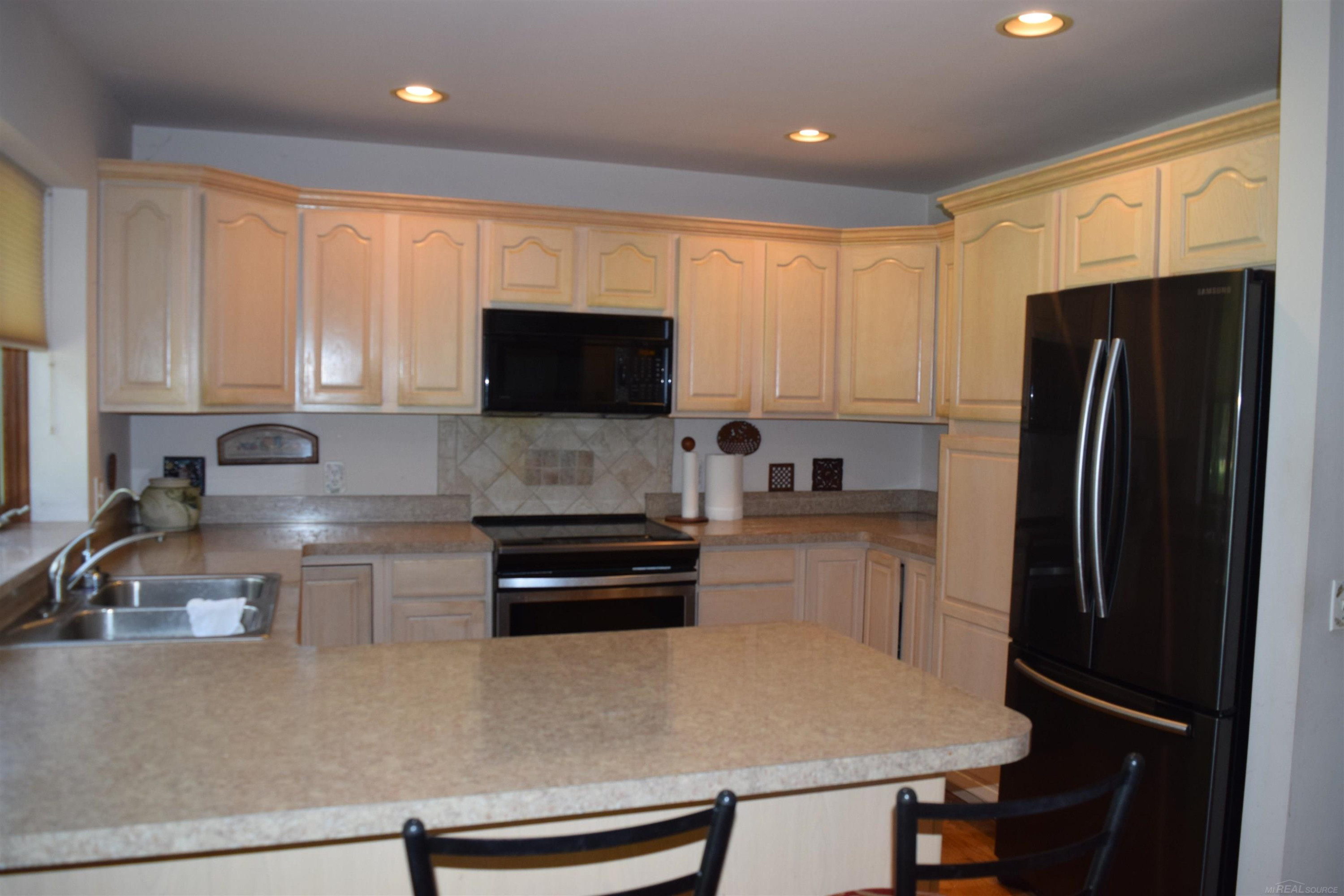 1037 Todd Court, White Lake, MI 48383 — Photo 16