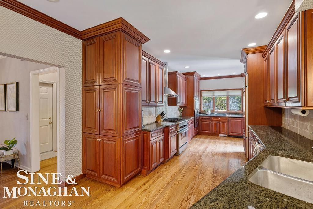 1045 Whittier Road, Grosse Pointe Park, MI 48230 — Photo 14