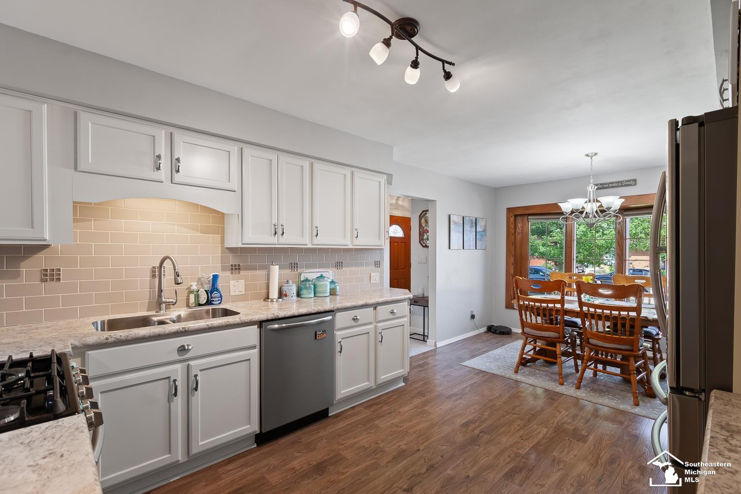 4912 Valley Road, Trenton, MI 48183 — Photo 9