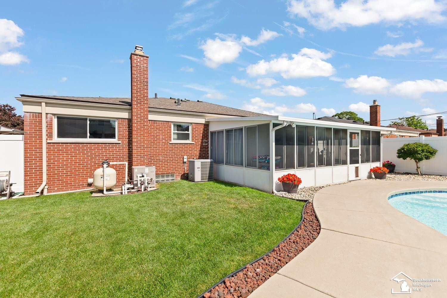 4912 Valley Road, Trenton, MI 48183 — Photo 27