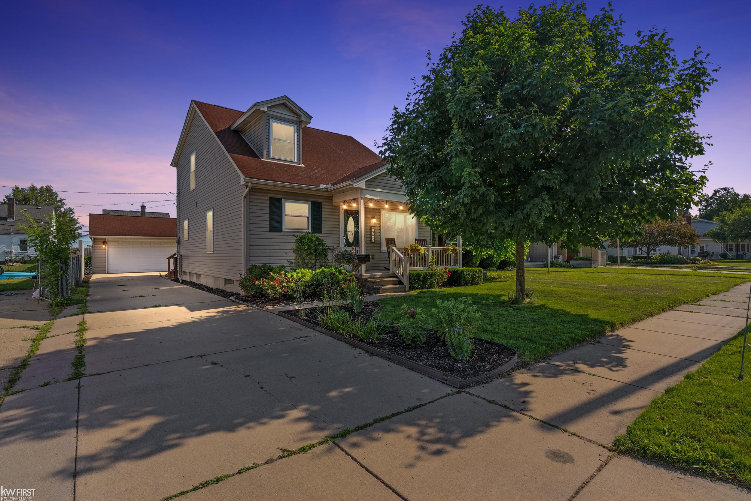 8307 Edward Avenue, Center Line, MI 48015 — front exterior