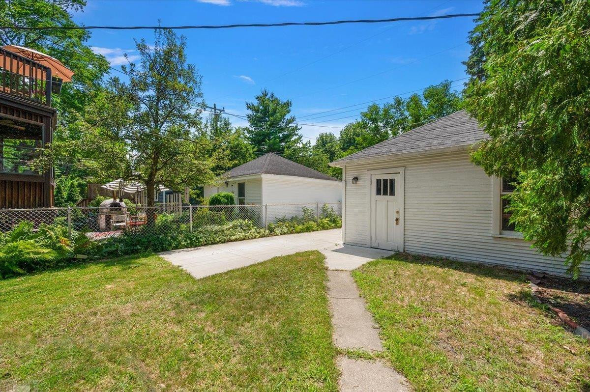873-875 Beaconsfield Avenue, Grosse Pointe Park, MI 48230 — Photo 51