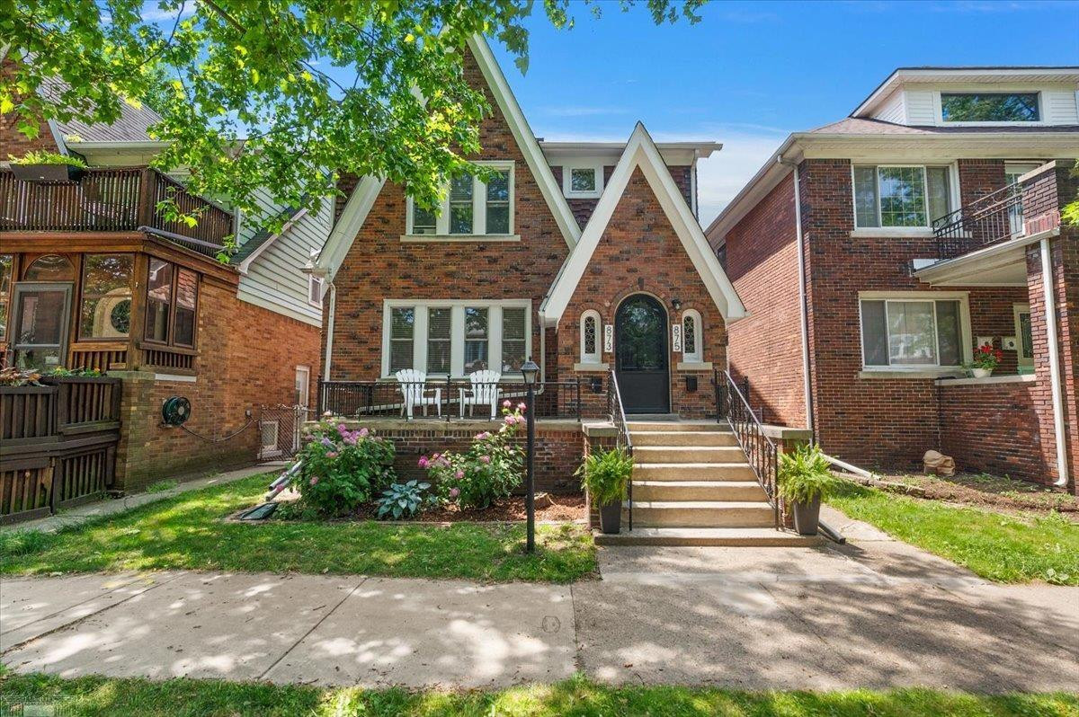 873-875 Beaconsfield Avenue, Grosse Pointe Park, MI 48230 — Photo 2