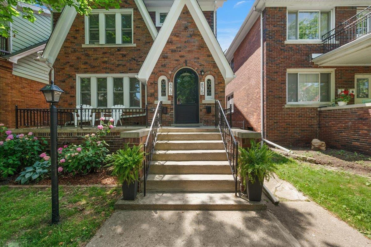873-875 Beaconsfield Avenue, Grosse Pointe Park, MI 48230 — Photo 3