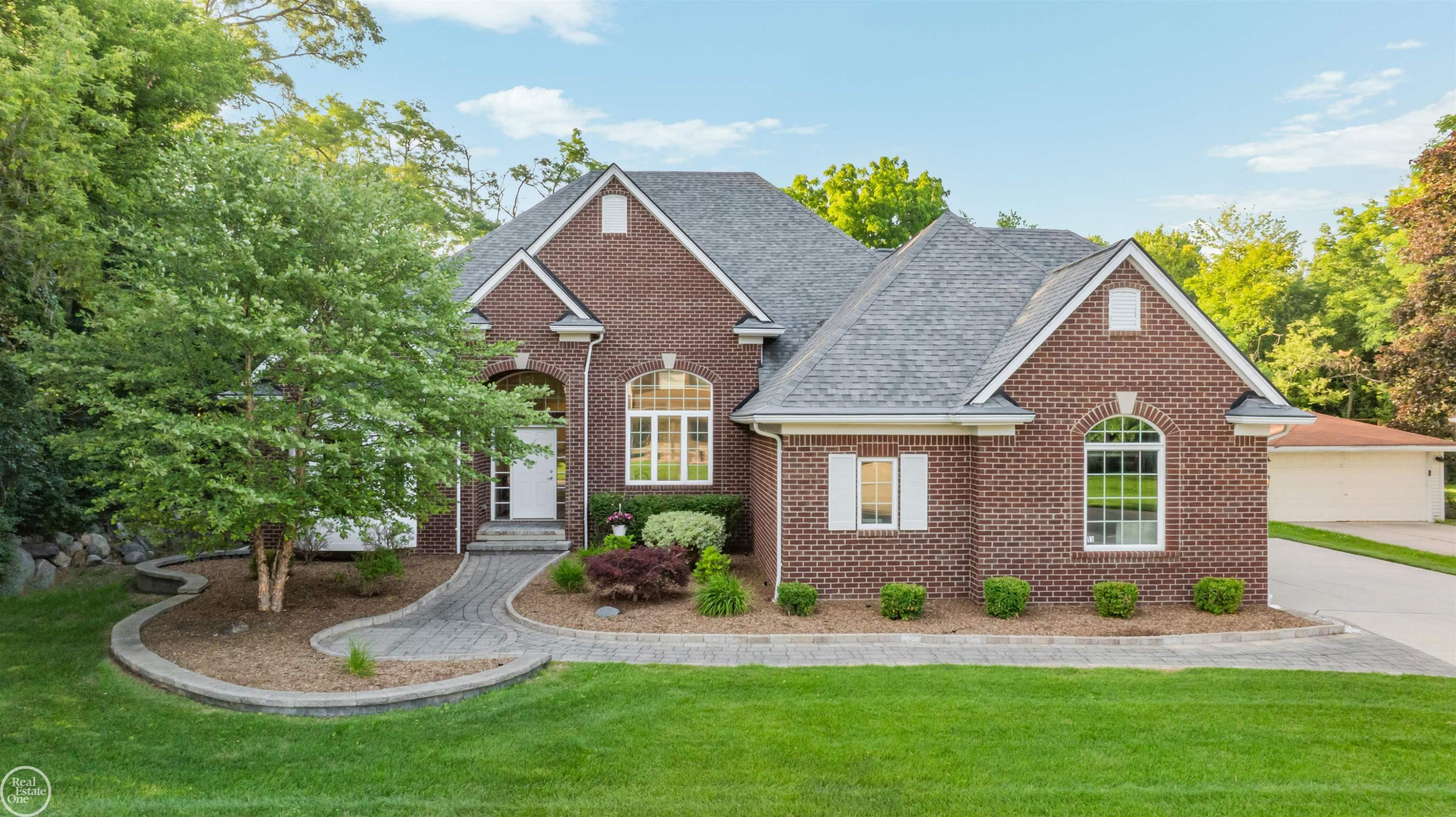 53 Evaline Drive, Troy, MI 48085 — Photo 2