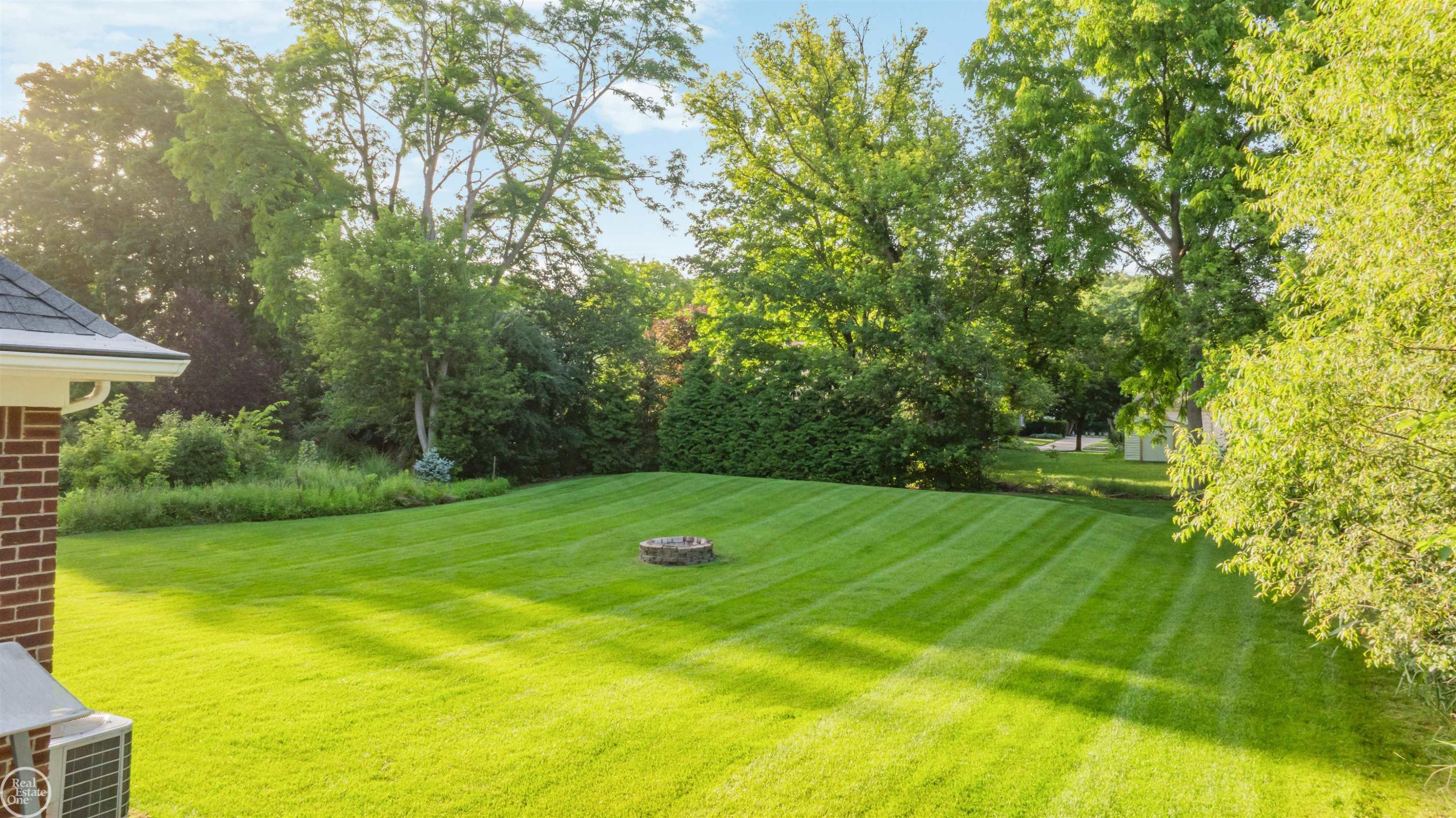 53 Evaline Drive, Troy, MI 48085 — Photo 8