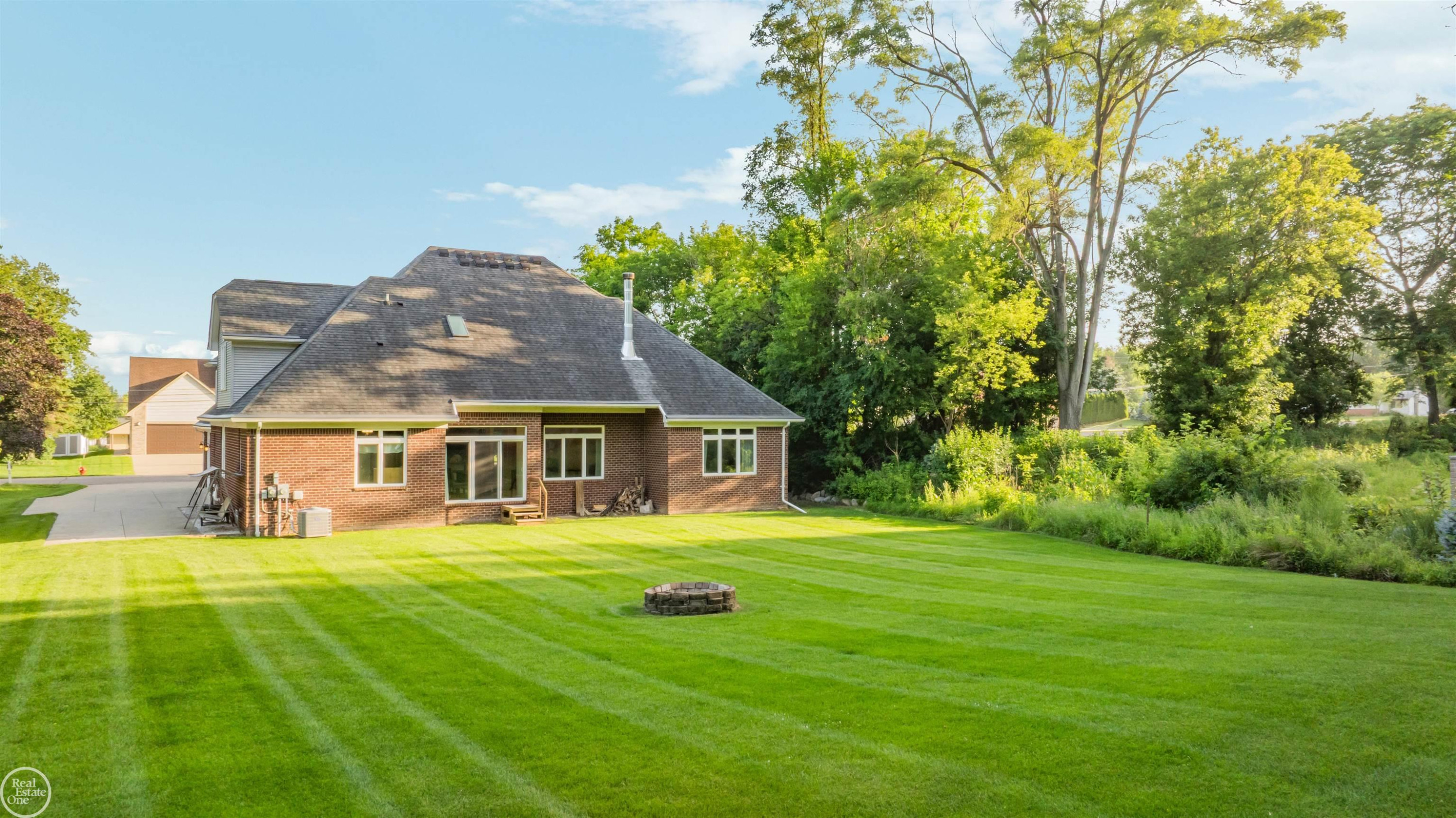 53 Evaline Drive, Troy, MI 48085 — Photo 9