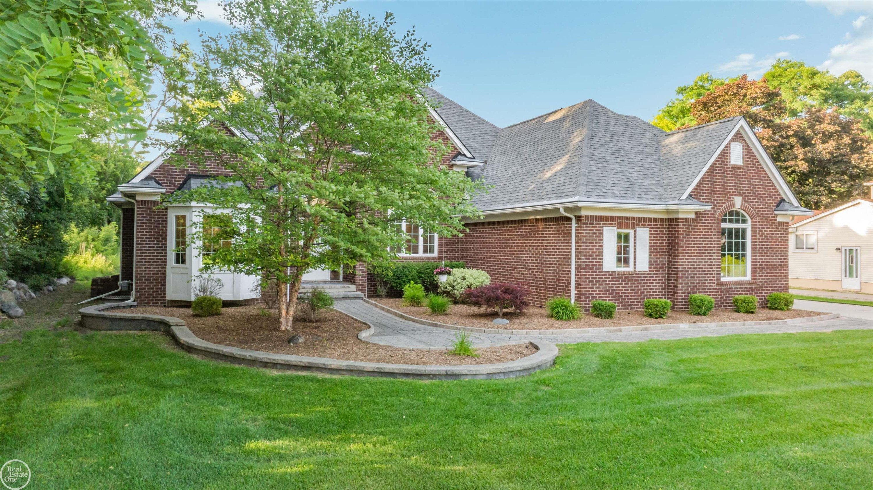 53 Evaline Drive, Troy, MI 48085 — Photo 11