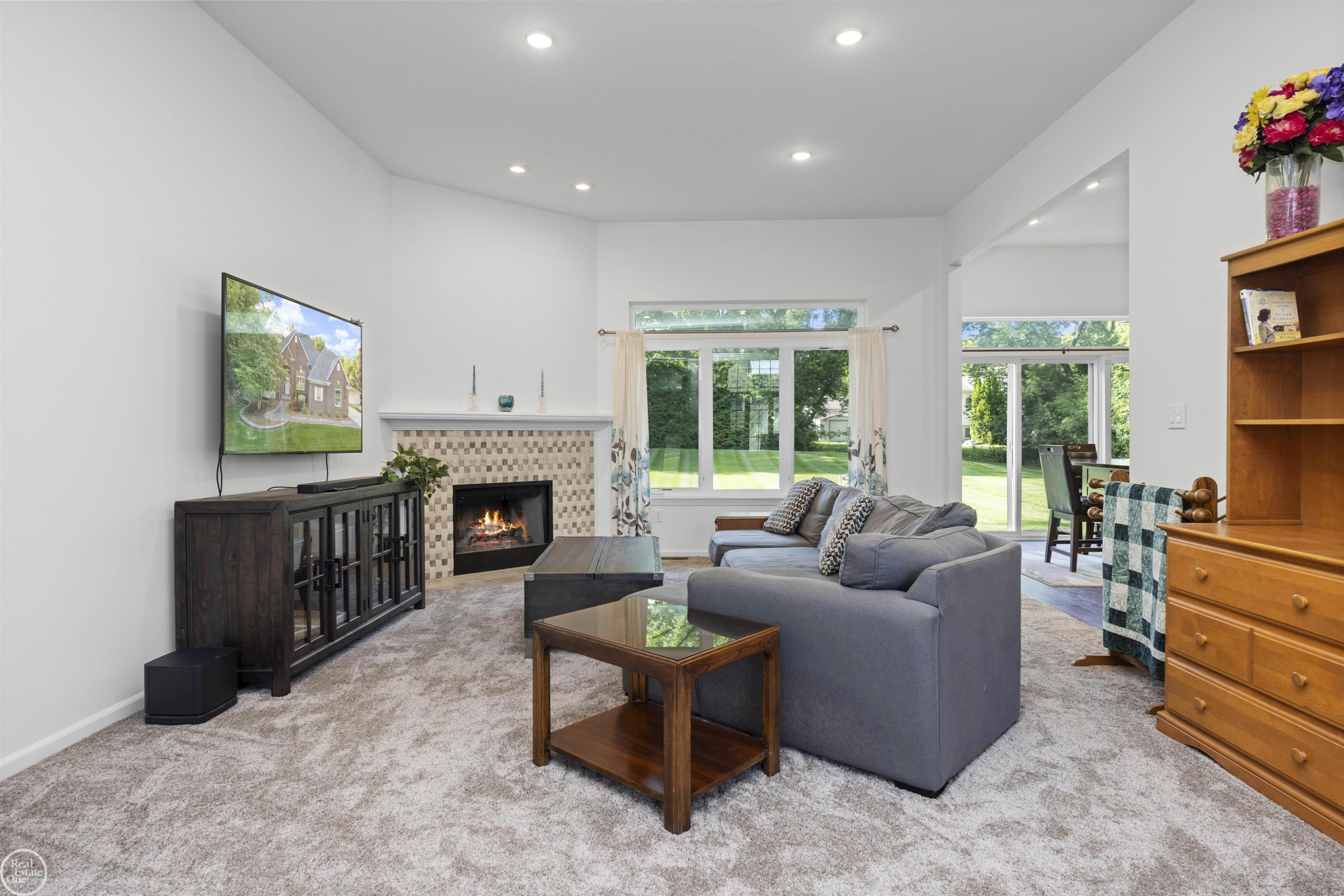 53 Evaline Drive, Troy, MI 48085 — Photo 17