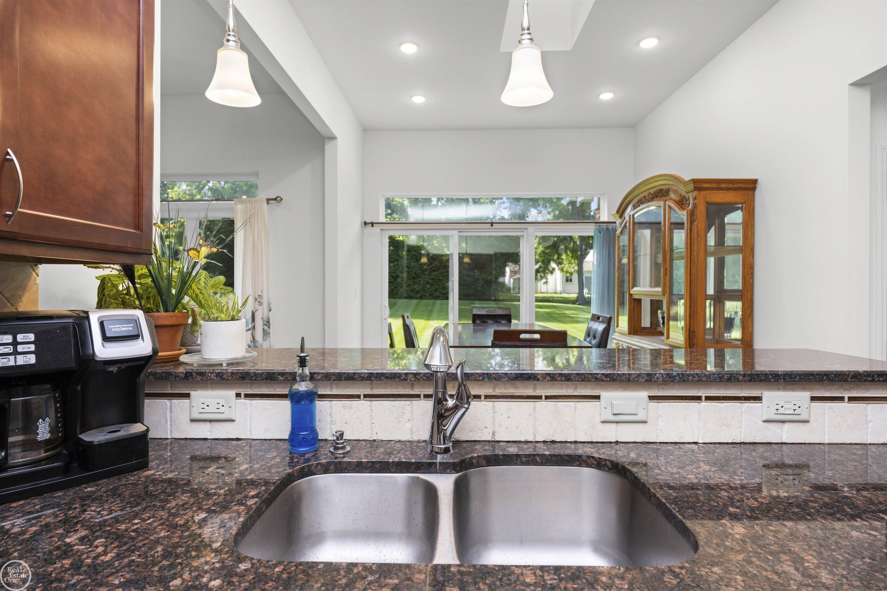 53 Evaline Drive, Troy, MI 48085 — Photo 34
