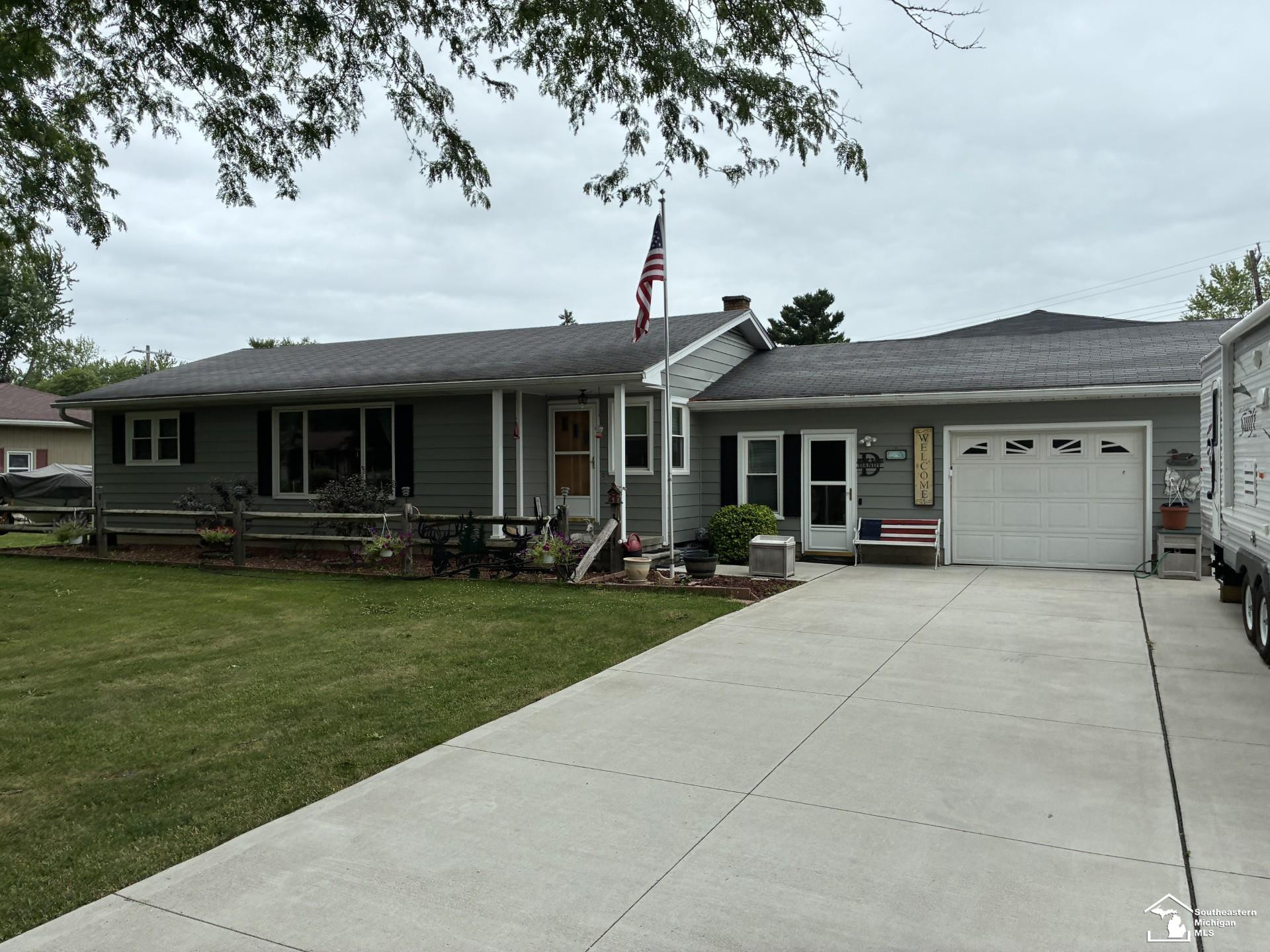 8296 Westwood Drive, Ida, MI 48140