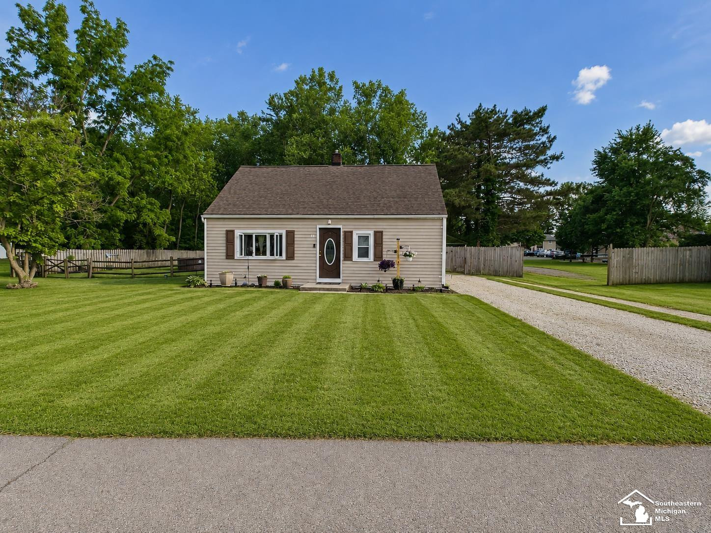 83 W Madison Street, Petersburg, MI 49270