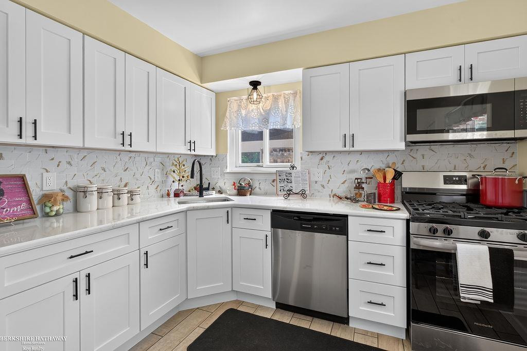 511 Kinross Avenue, MI — Photo 10