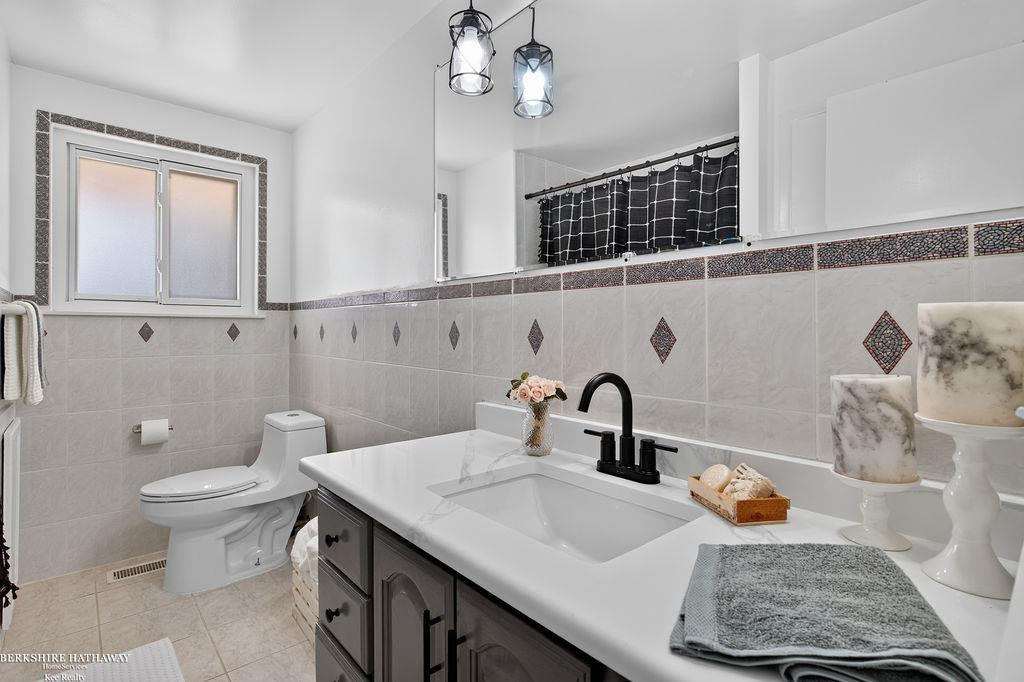 511 Kinross Avenue, MI — Photo 20