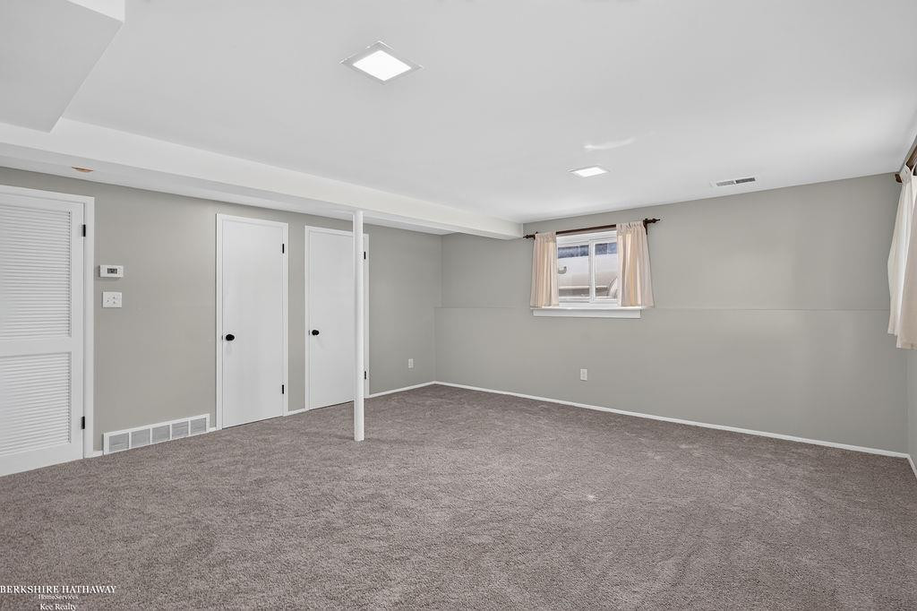 511 Kinross Avenue, MI — Photo 24