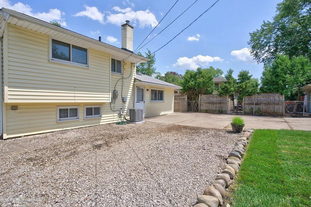 511 Kinross Avenue, MI — Photo 32