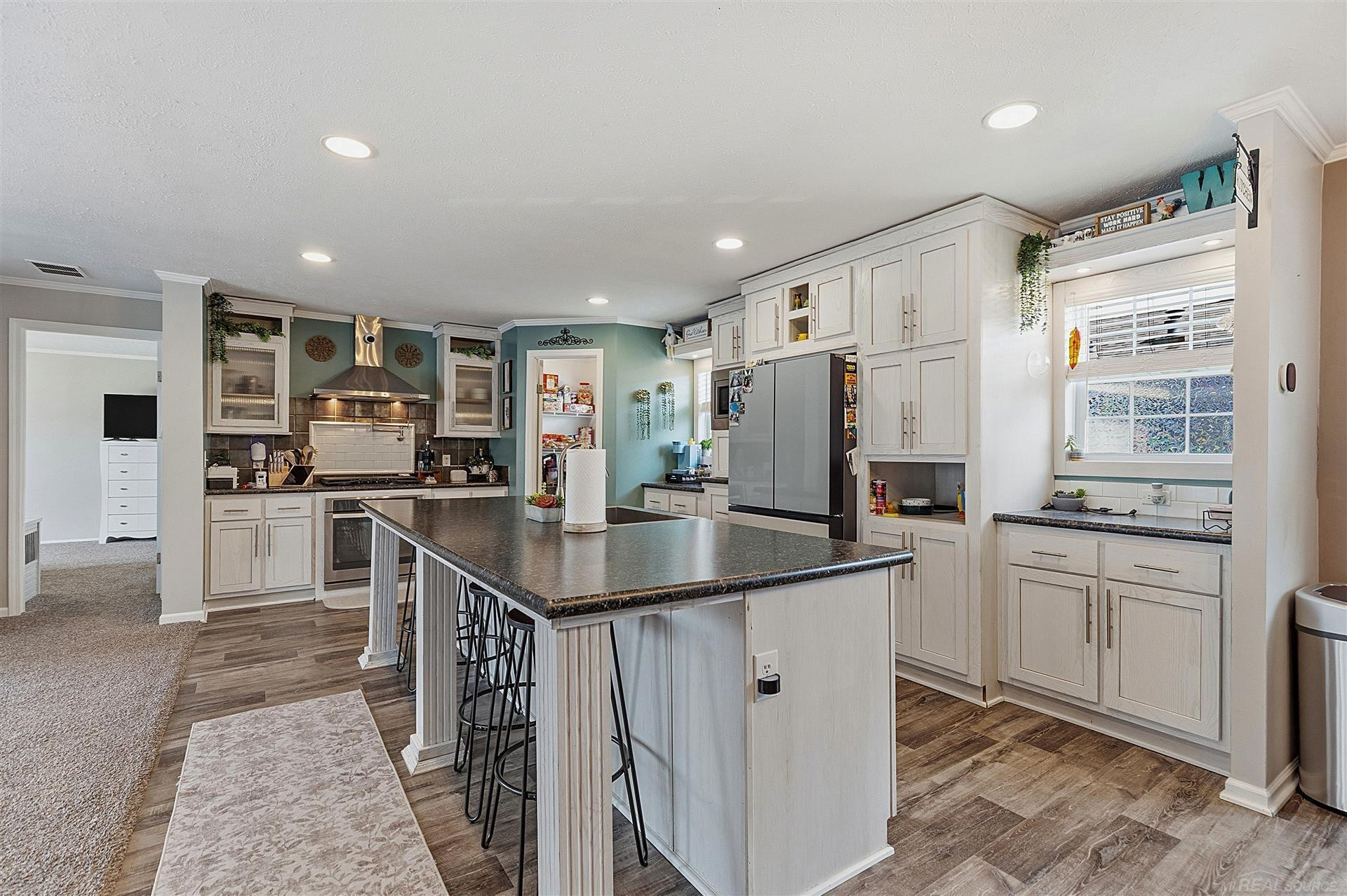 46112 Dunkirk Court, MI 48044 — Photo 4