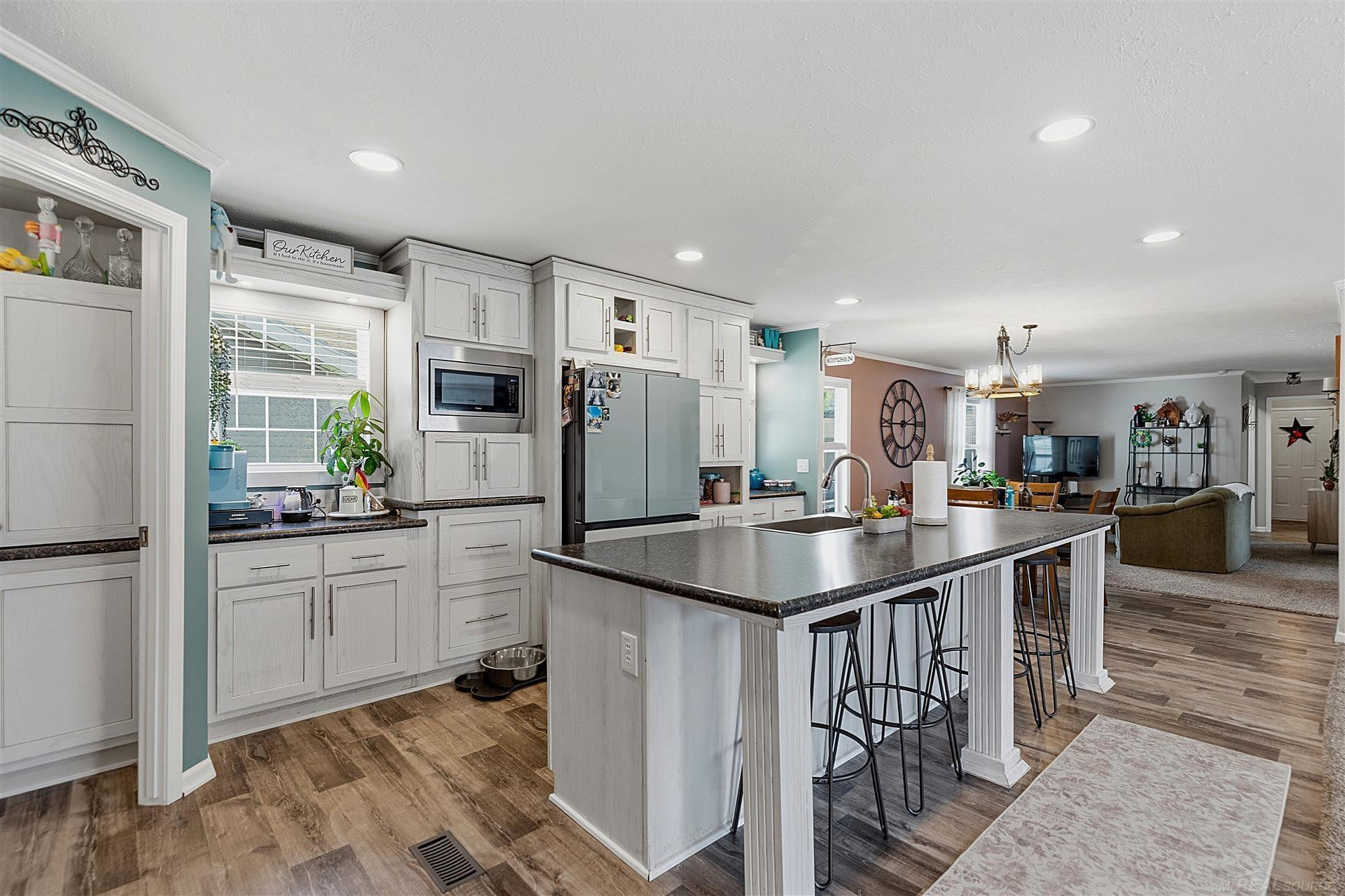 46112 Dunkirk Court, MI 48044 — Photo 7