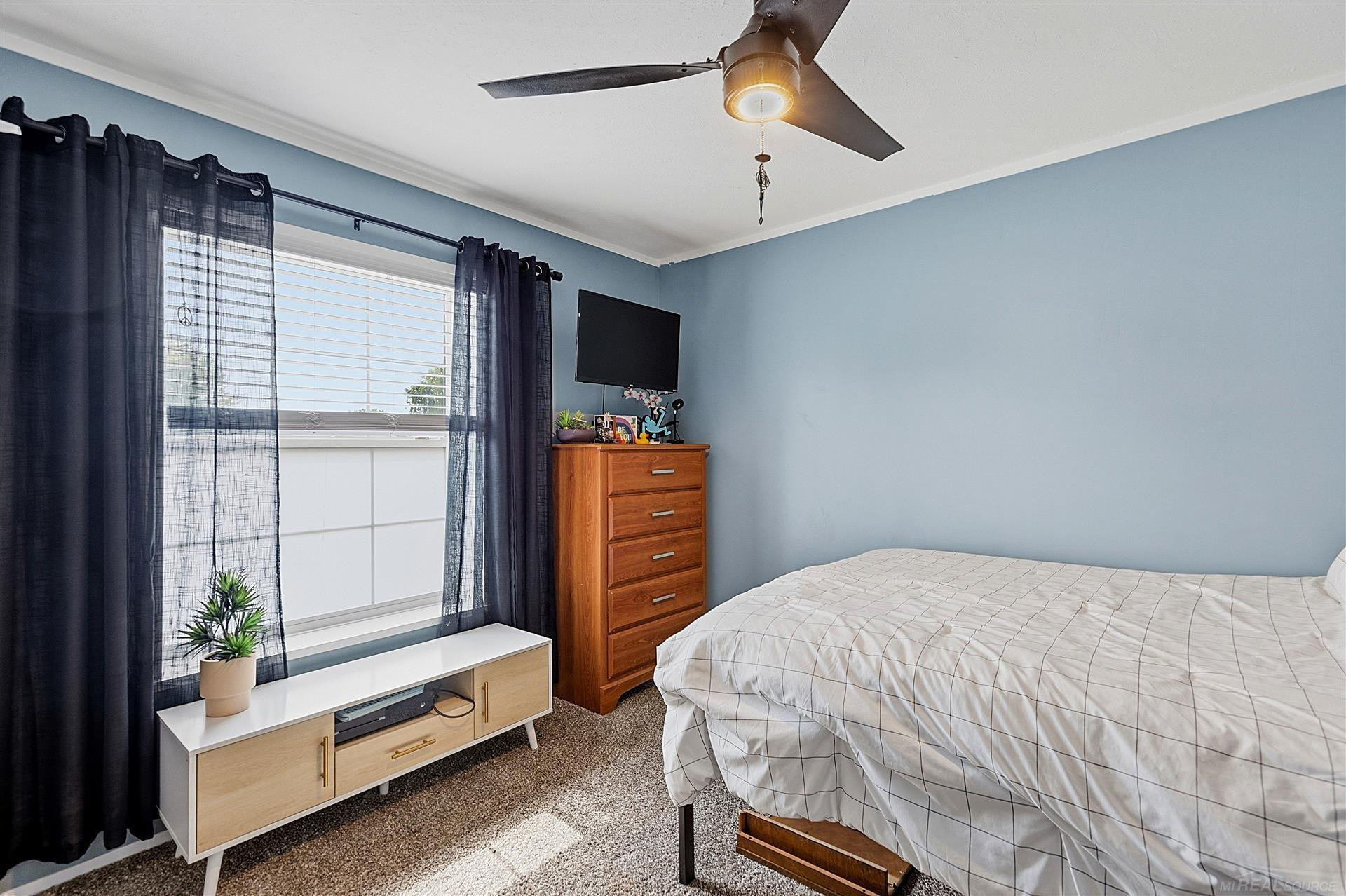 46112 Dunkirk Court, MI 48044 — Photo 14