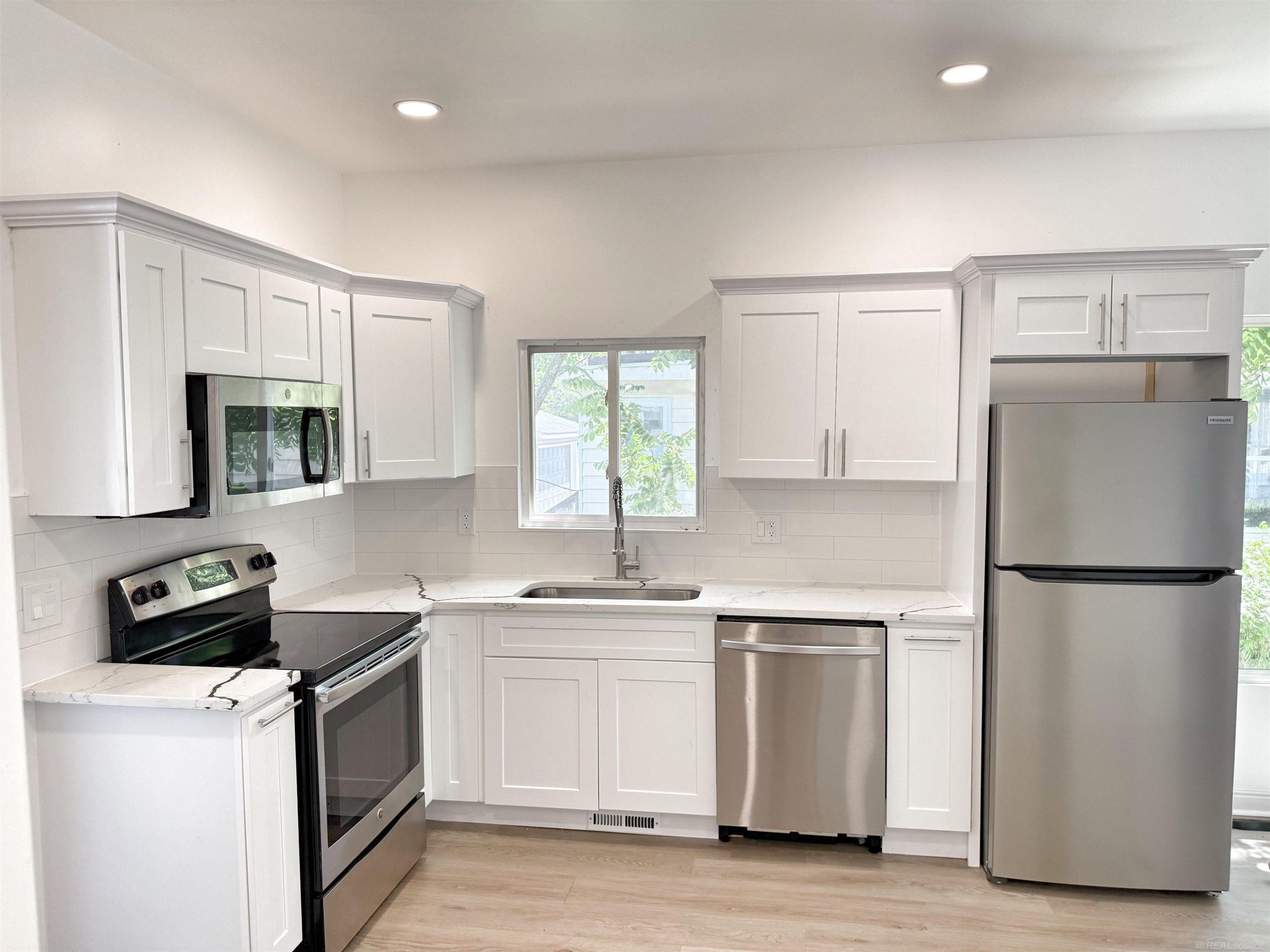440 Sackett Avenue, Monroe, MI 48162 — Photo 5