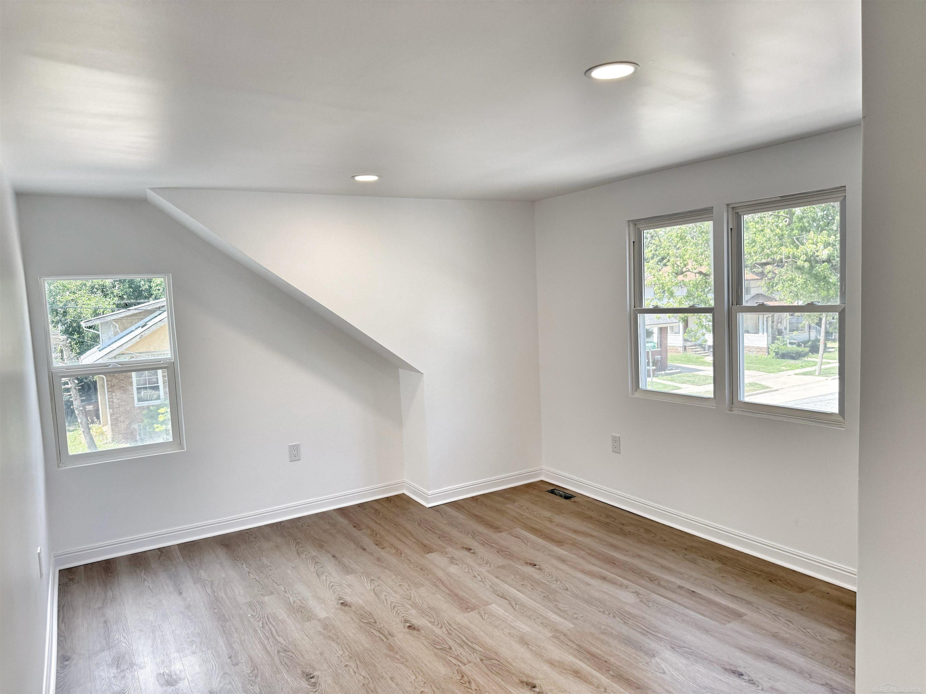 440 Sackett Avenue, Monroe, MI 48162 — Photo 11